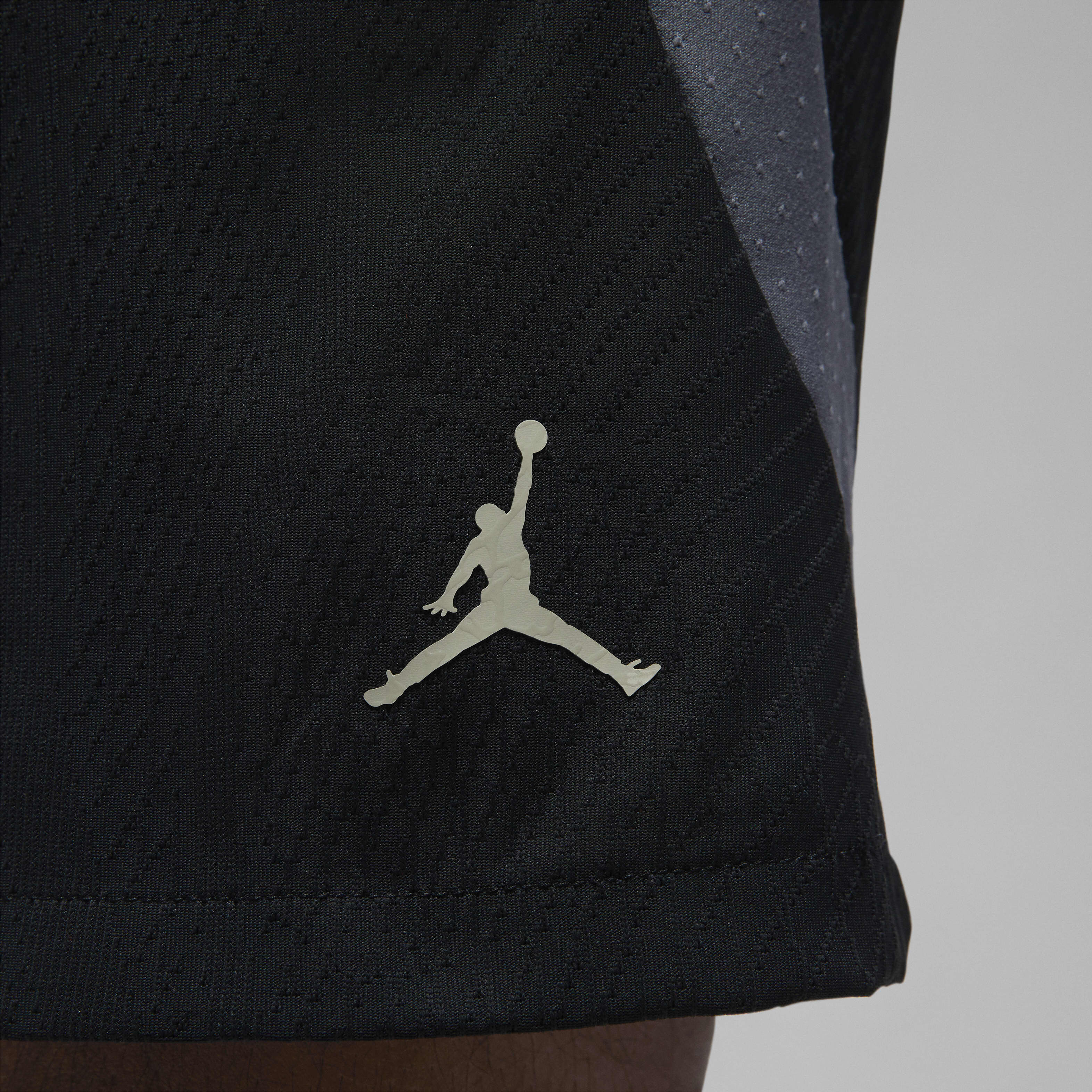 Paris Saint-Germain Strike Elite Third image number 4