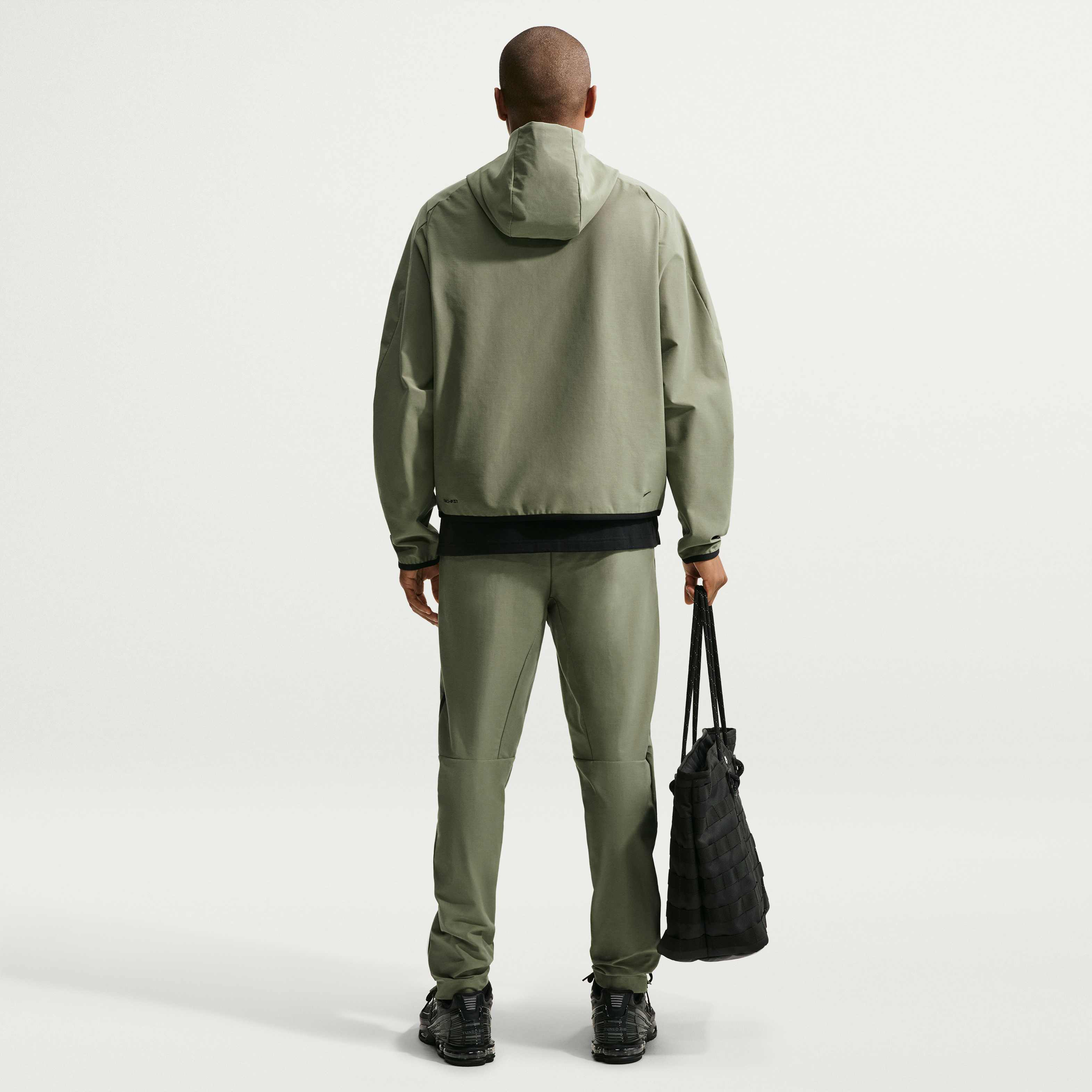 نايكي تك image number 4