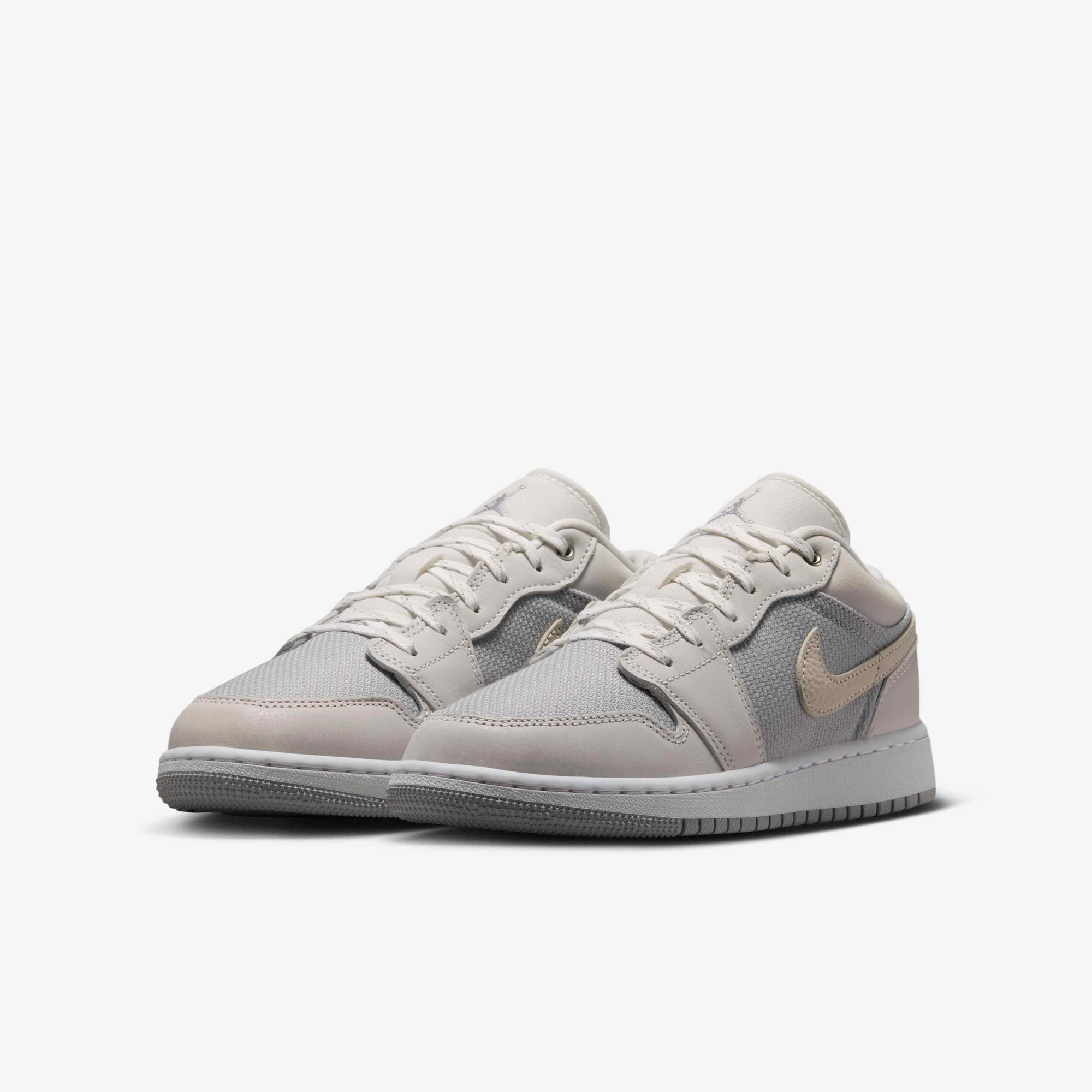 Zoom image