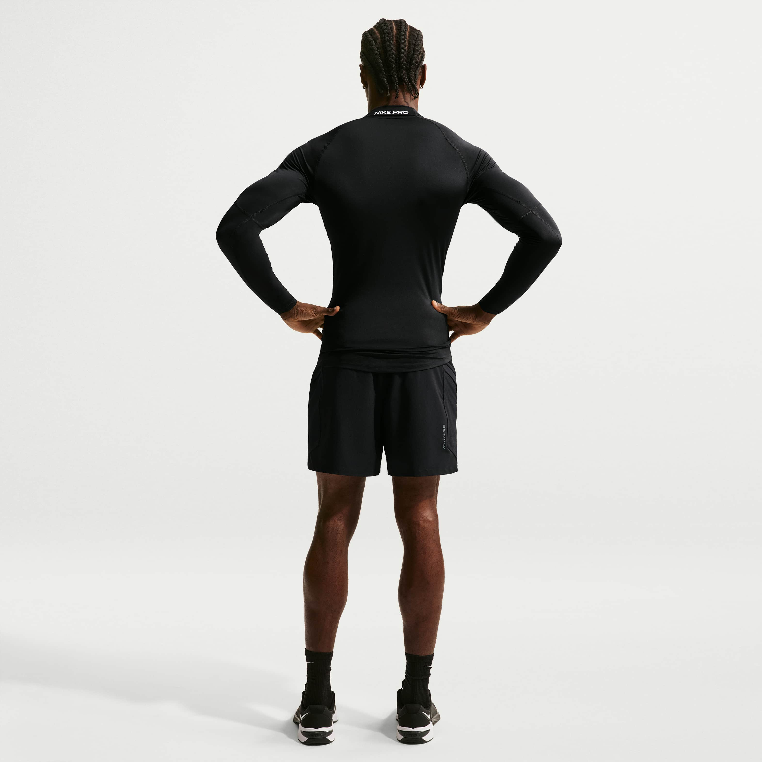 Nike Pro image number 4