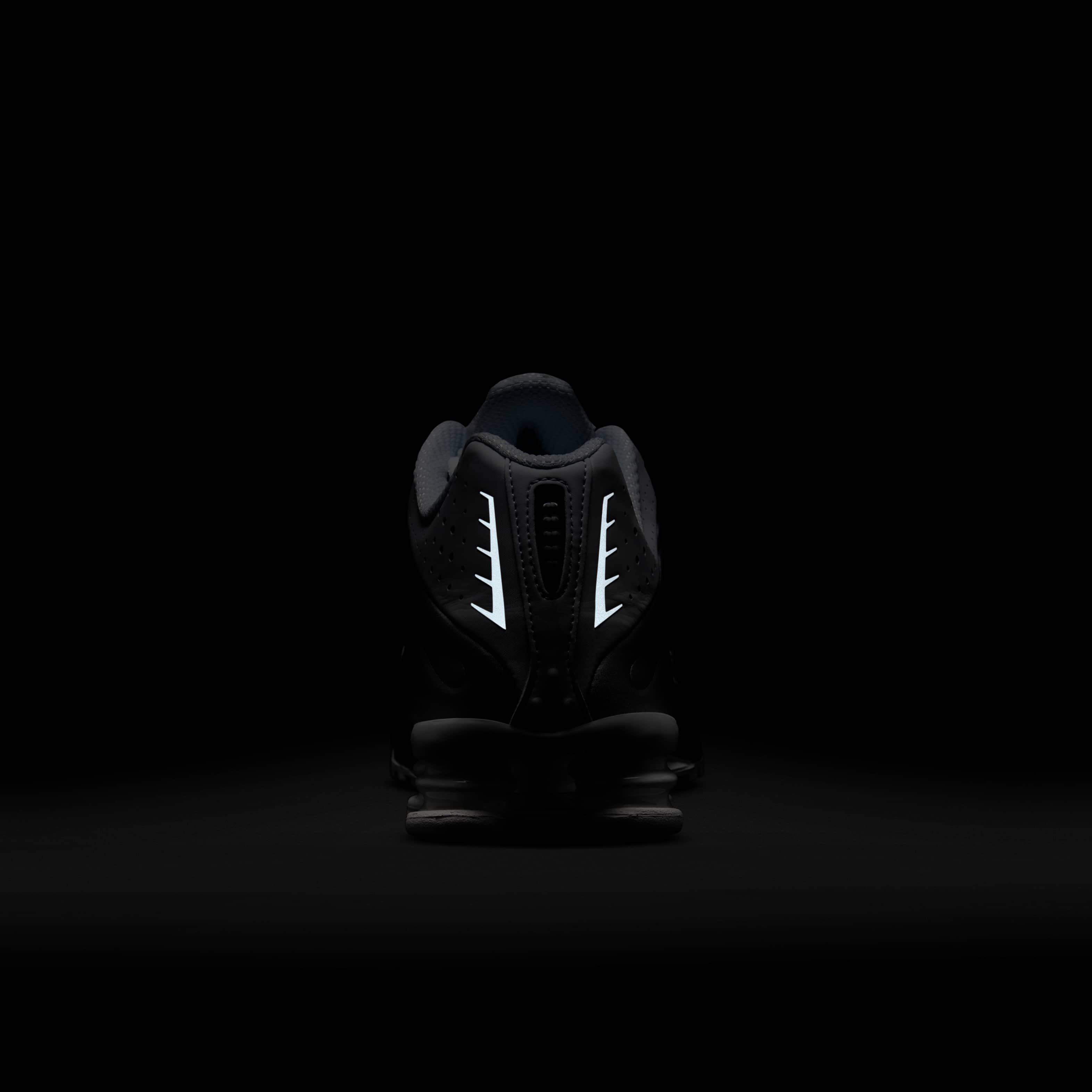 Nike Shox R4 image number 9
