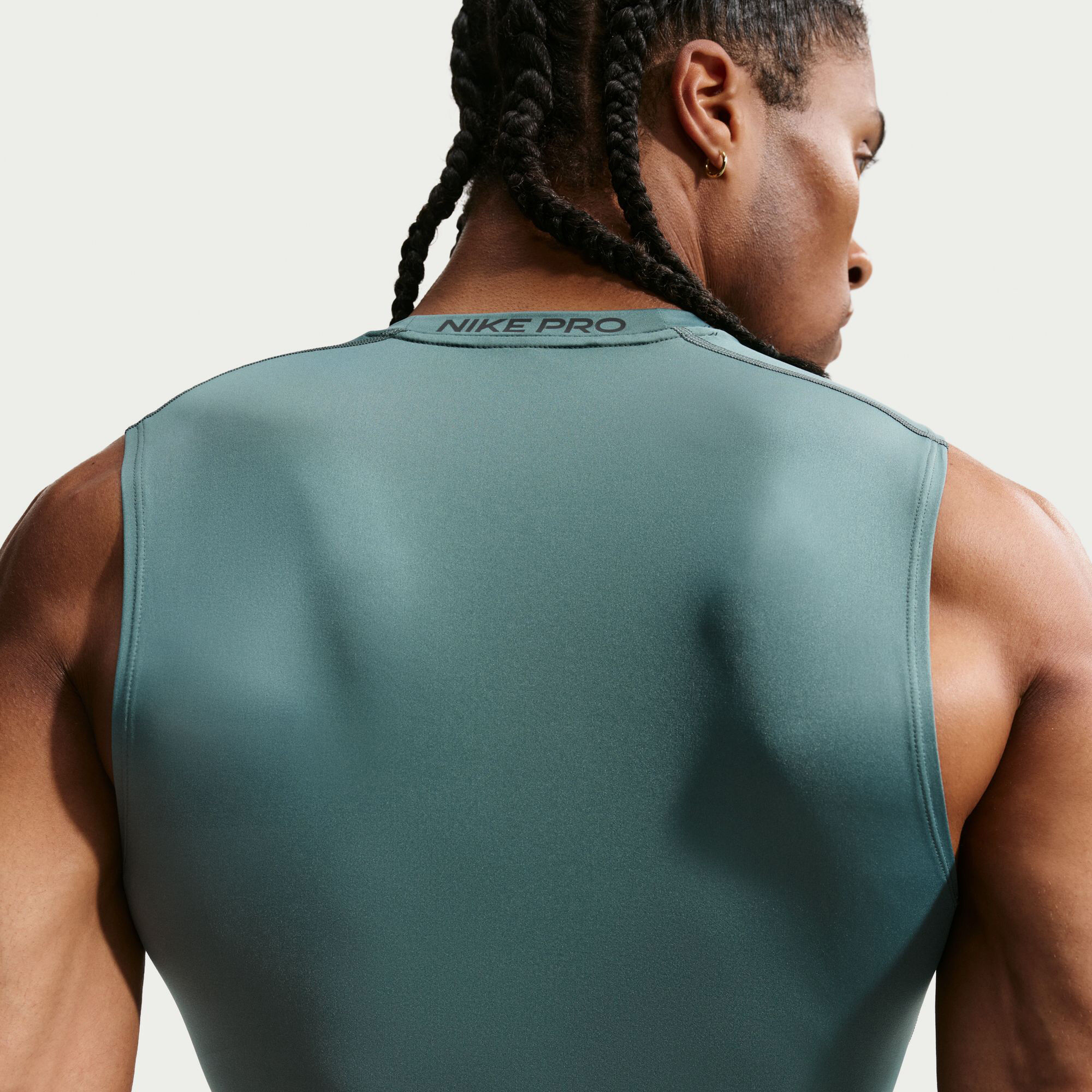 Nike Pro image number 3