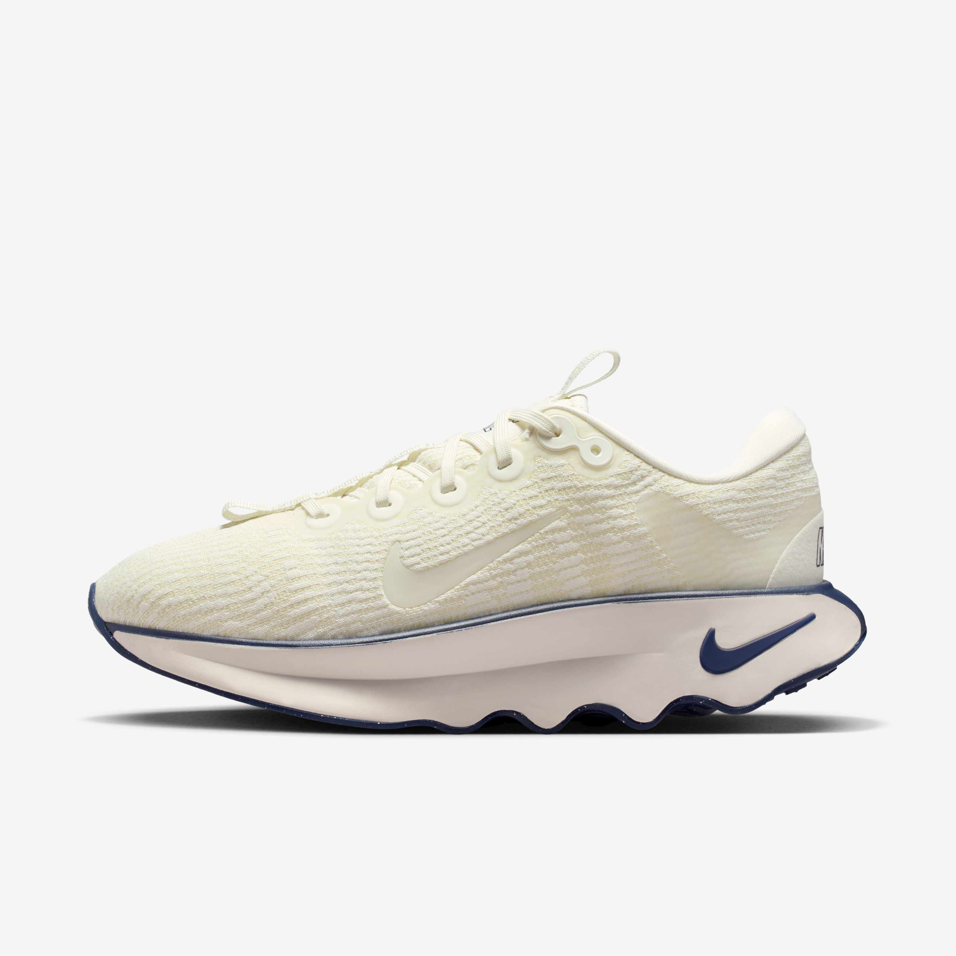 Nike Motiva image number 0