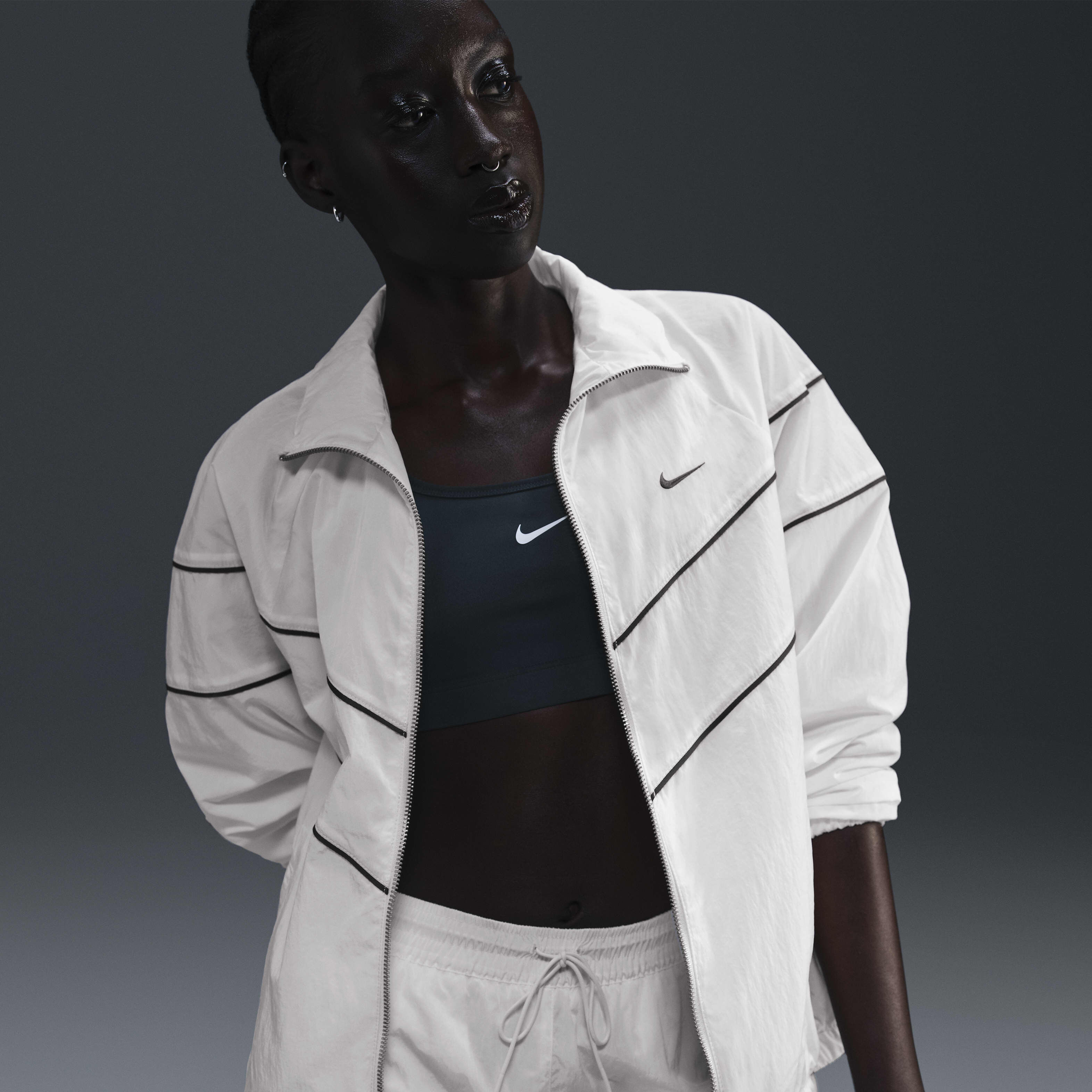 Nike Windrunner image number 2