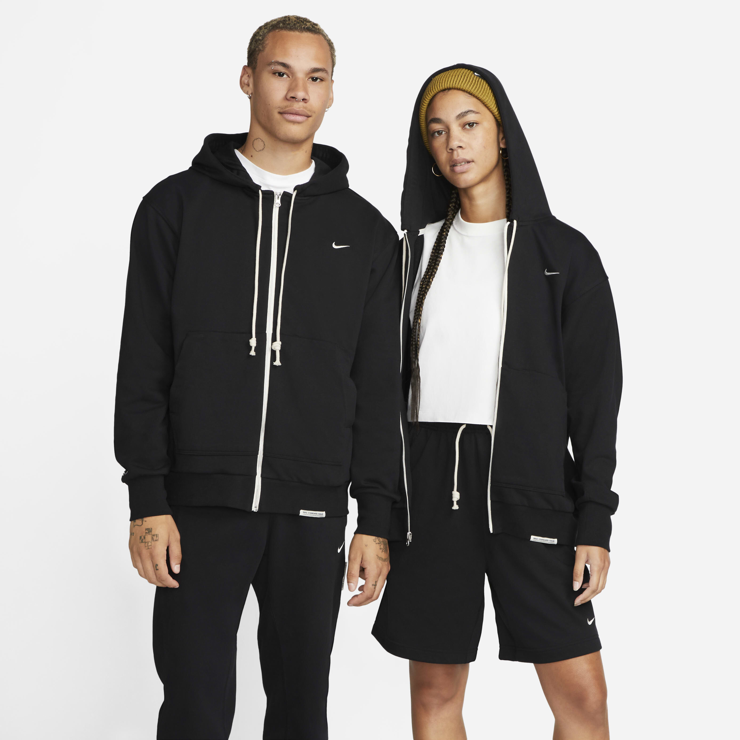 Nike Standard Issue image number 0