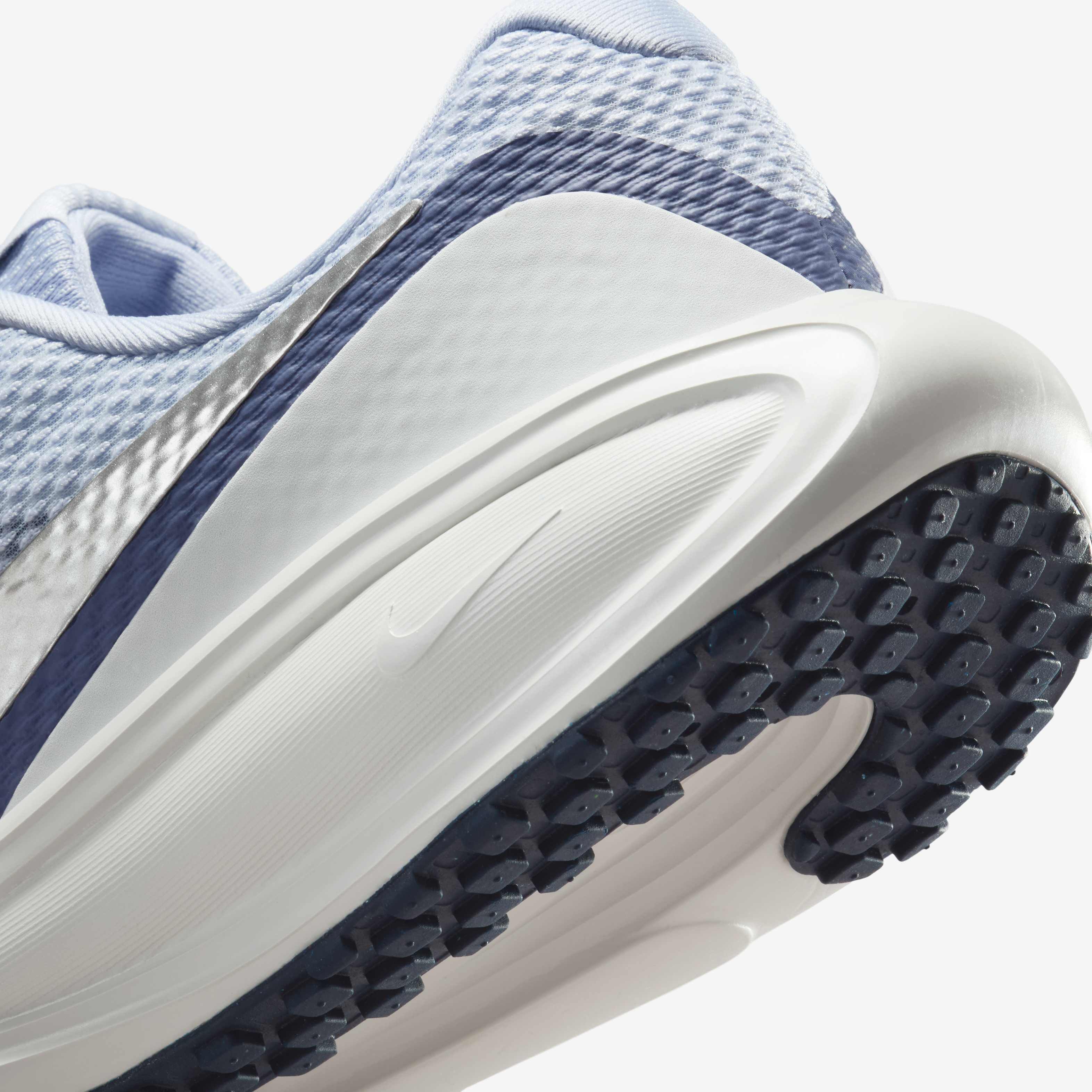 Nike Revolution 8 image number 7