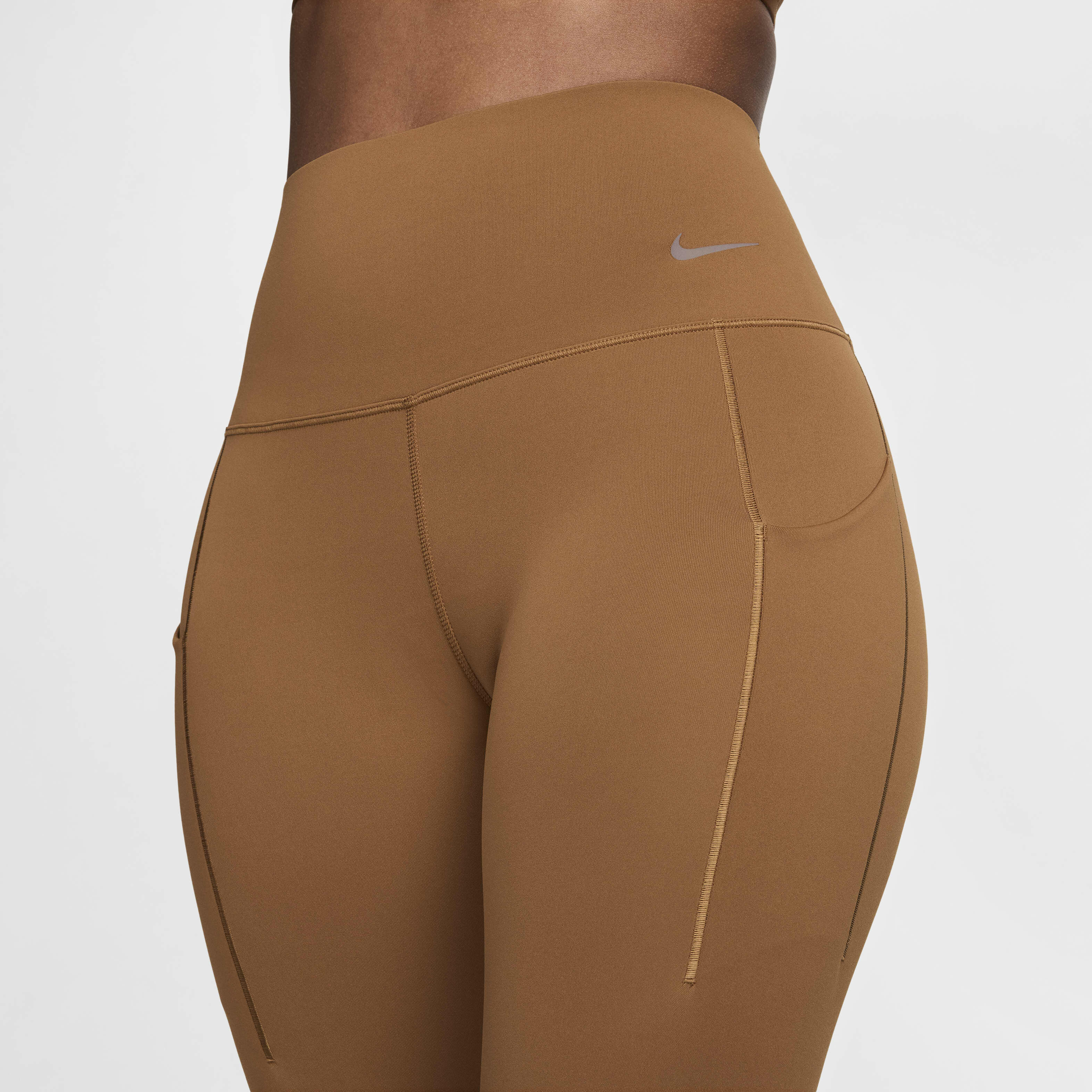 نايكي يونيفيرسا image number 3