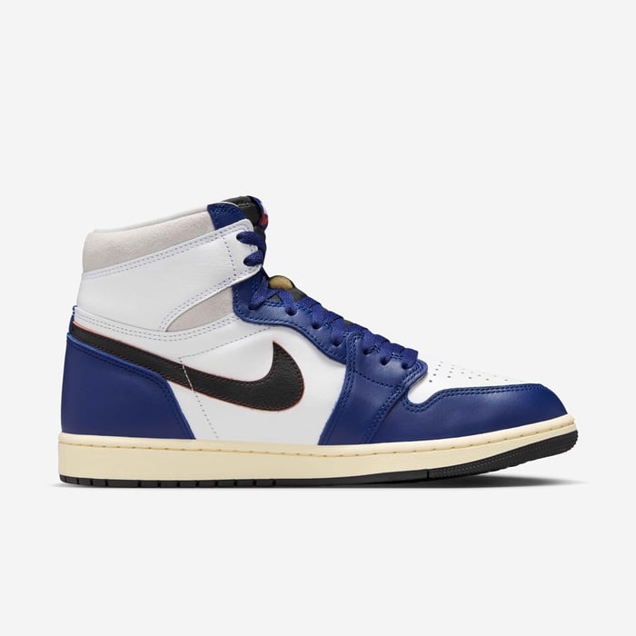 Air Jordan 1 Retro High OG image number 2 Air Jordan 1 Retro High OG image number 2