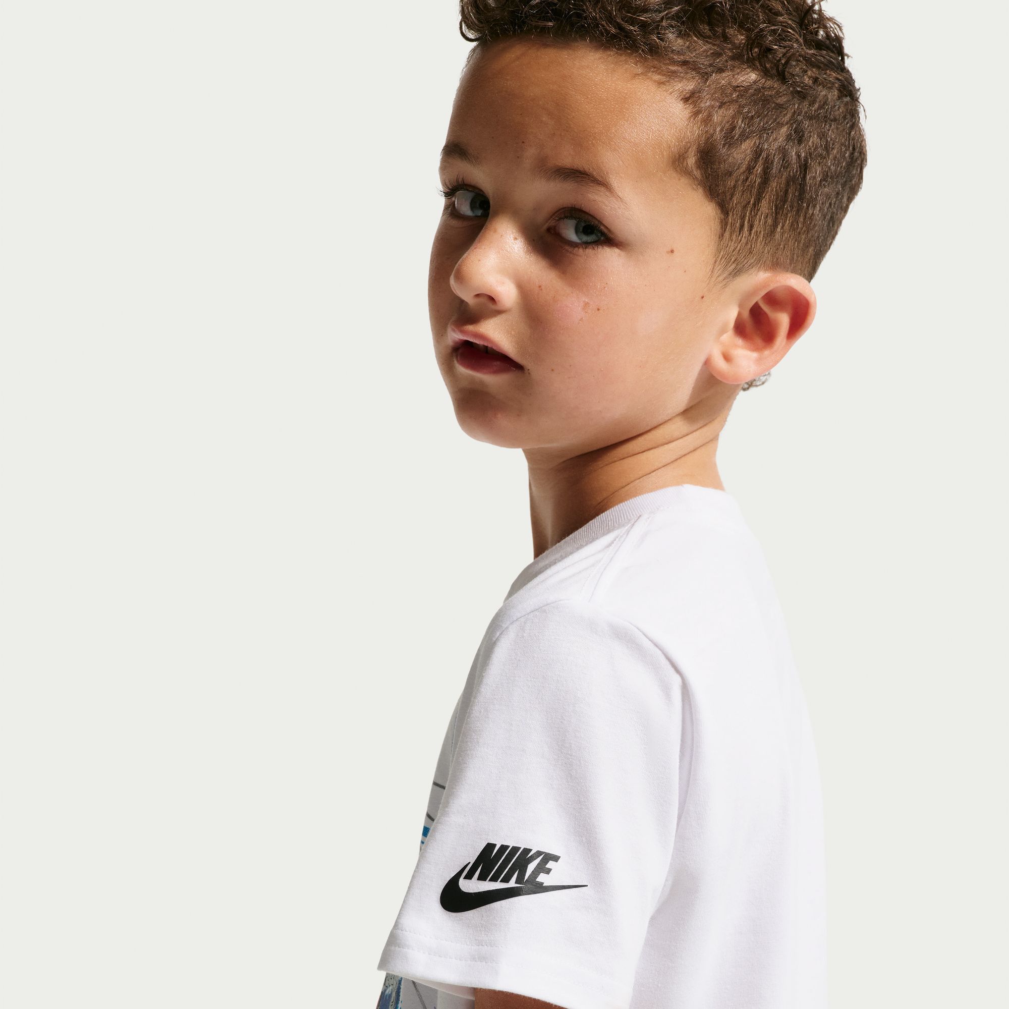 Nike image number 3