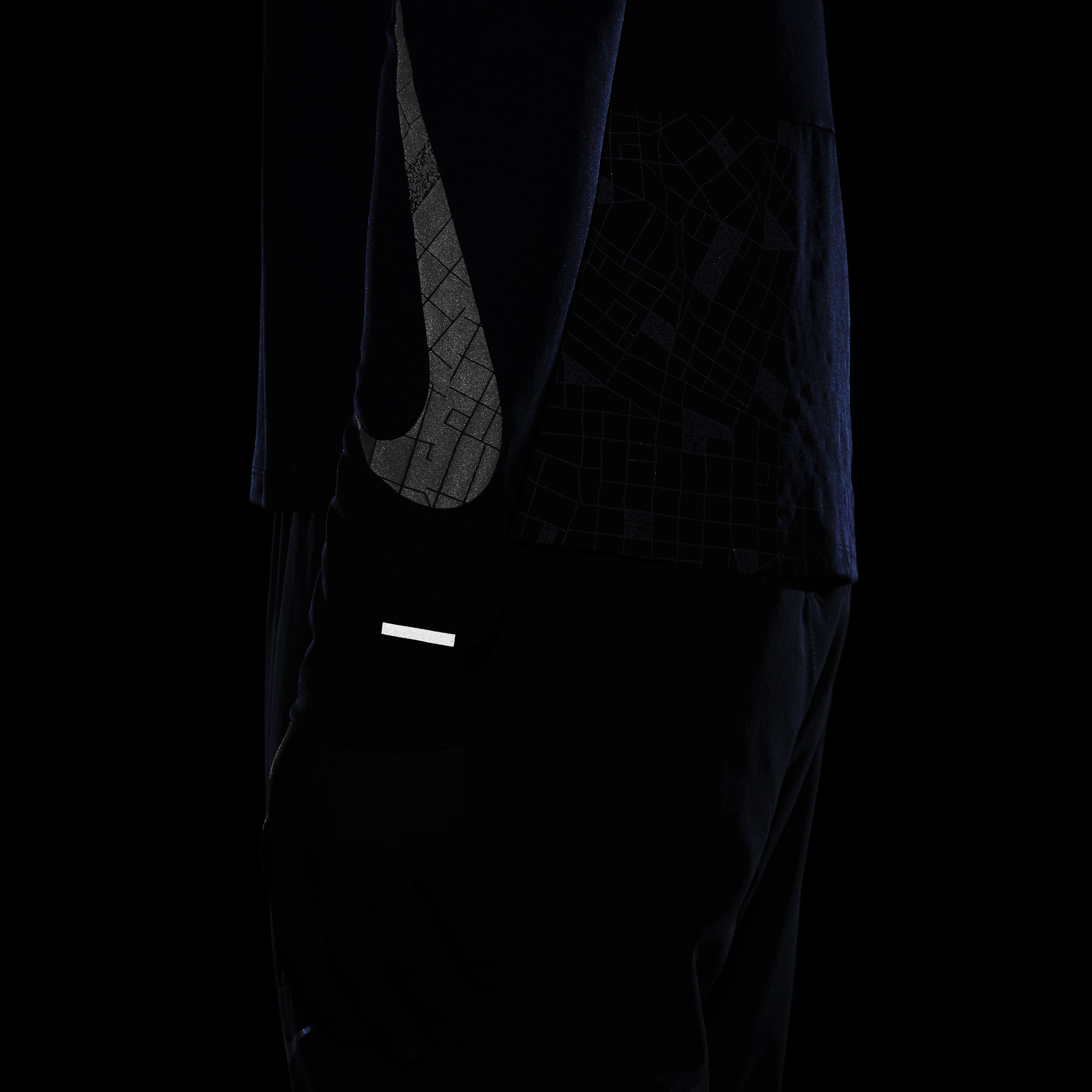 Nike Dri-FIT Miler Run Division image number 4