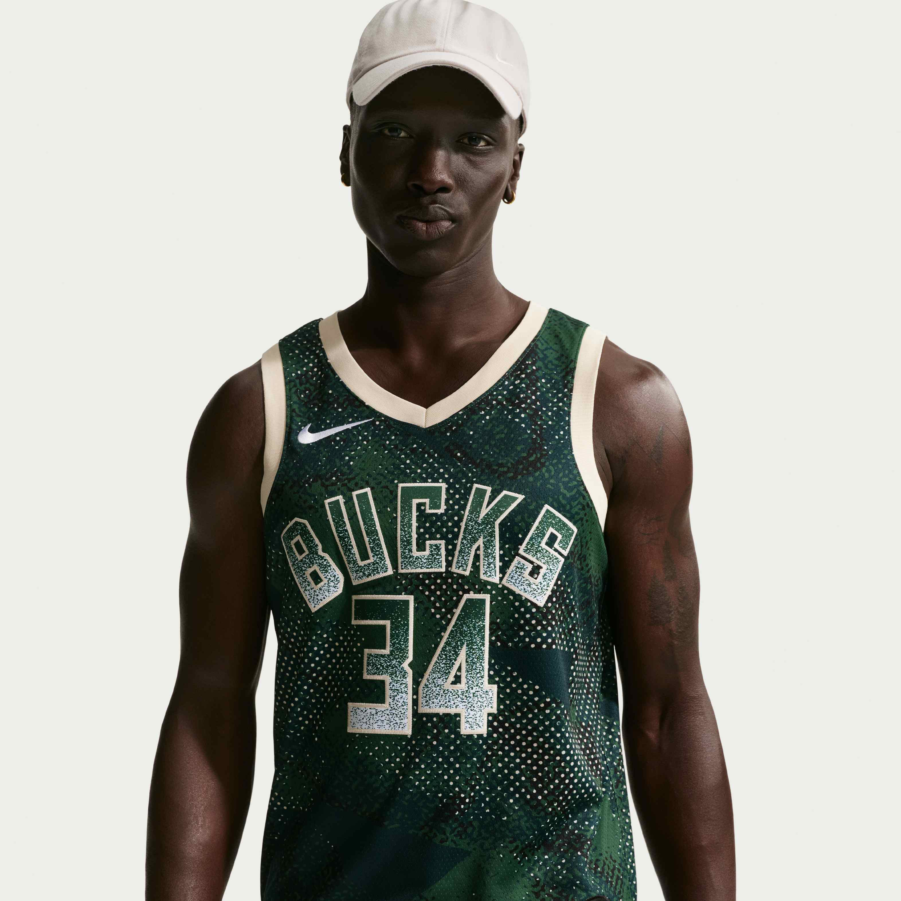 Giannis Antetokounmpo Milwaukee Bucks 2025/26 Select Series image number 2
