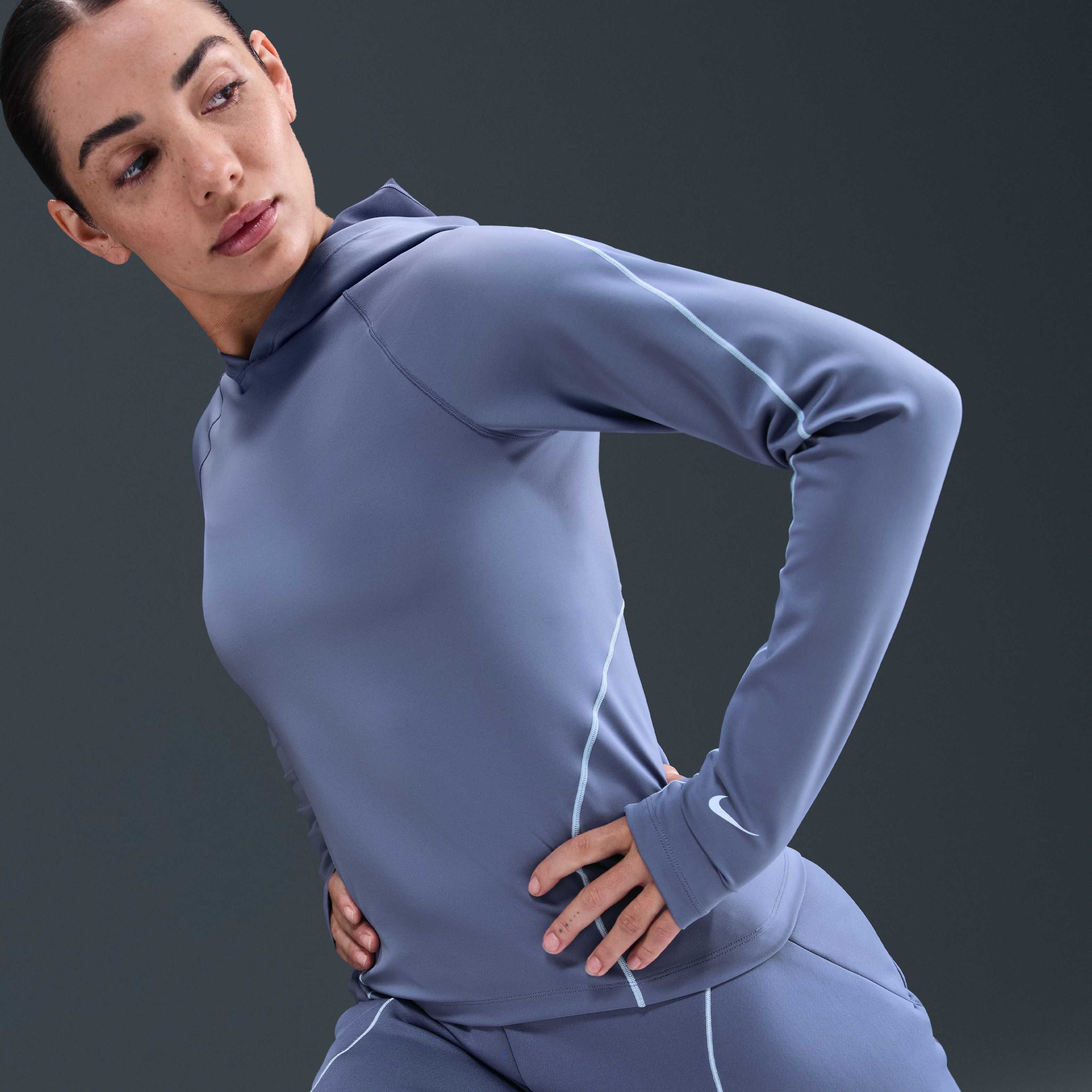 نايكي يونيفيرسا image number 2