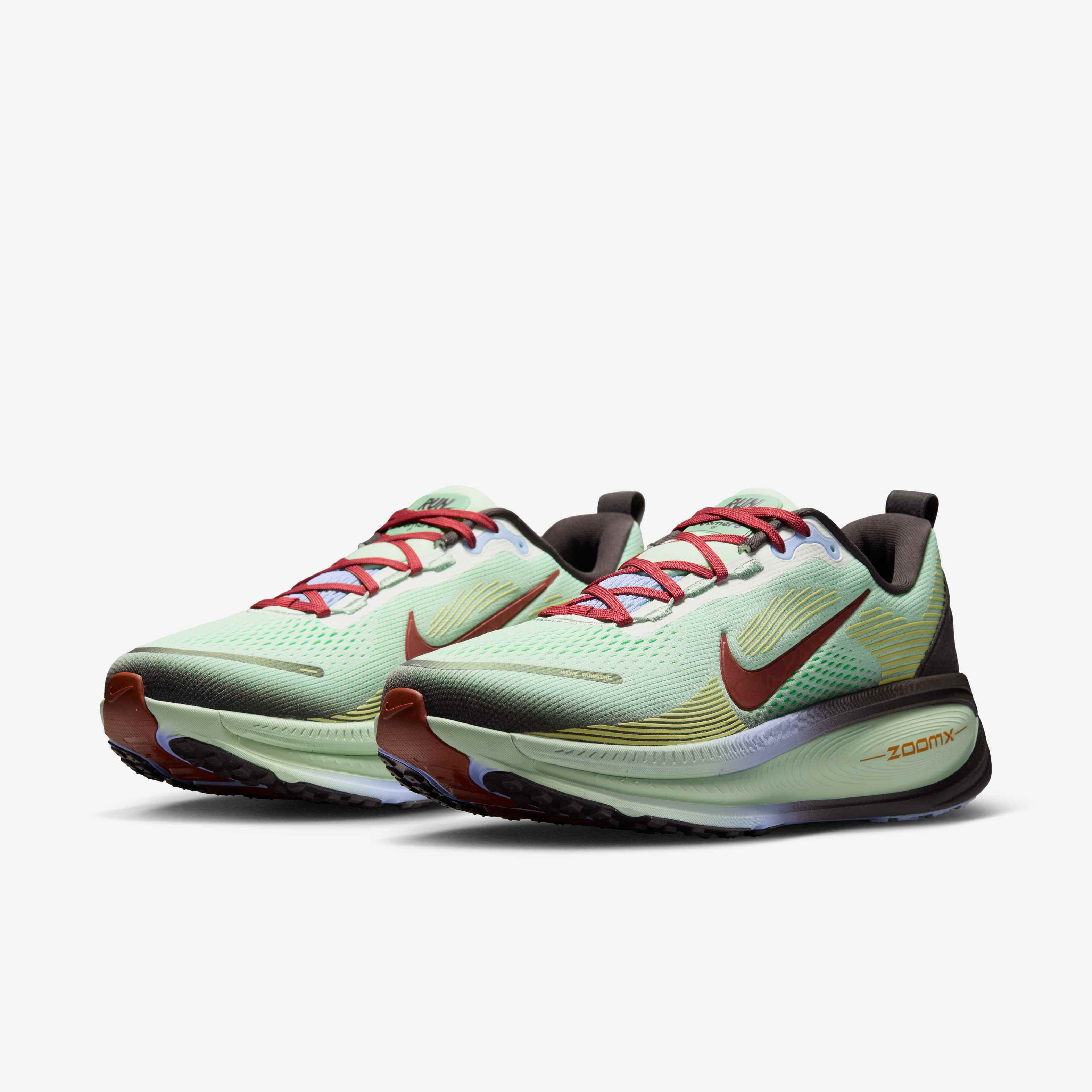 Nike Vomero 18 SE image number 4