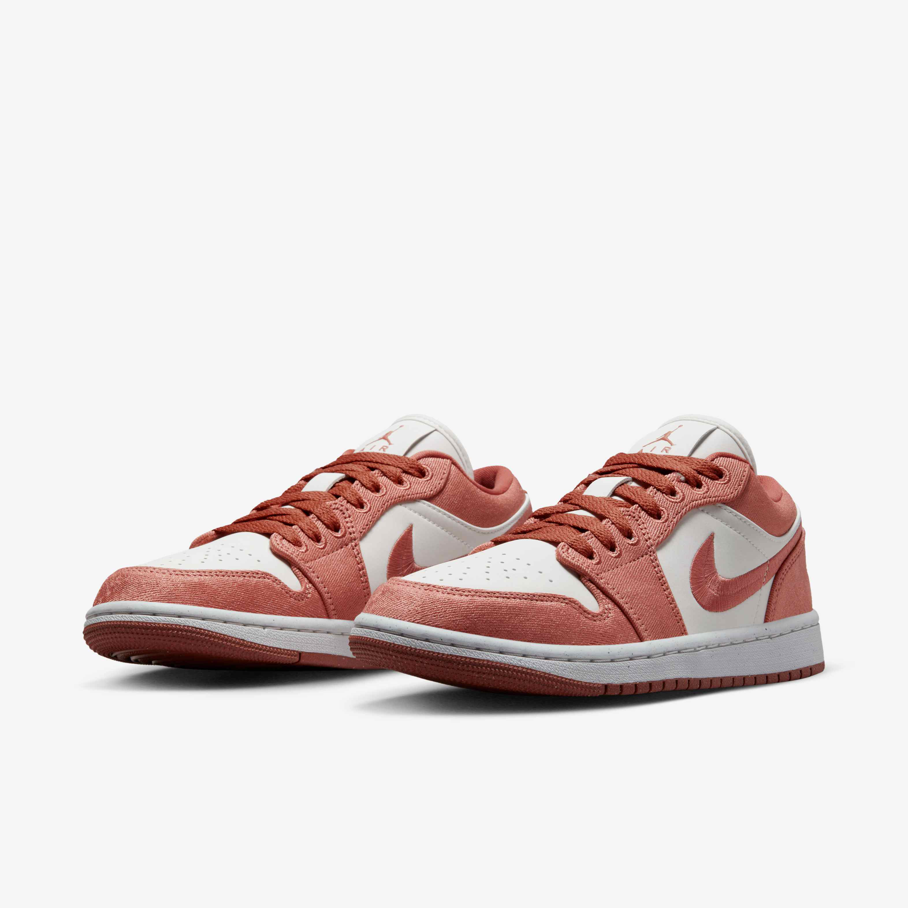 Air Jordan 1 Low SE image number 4