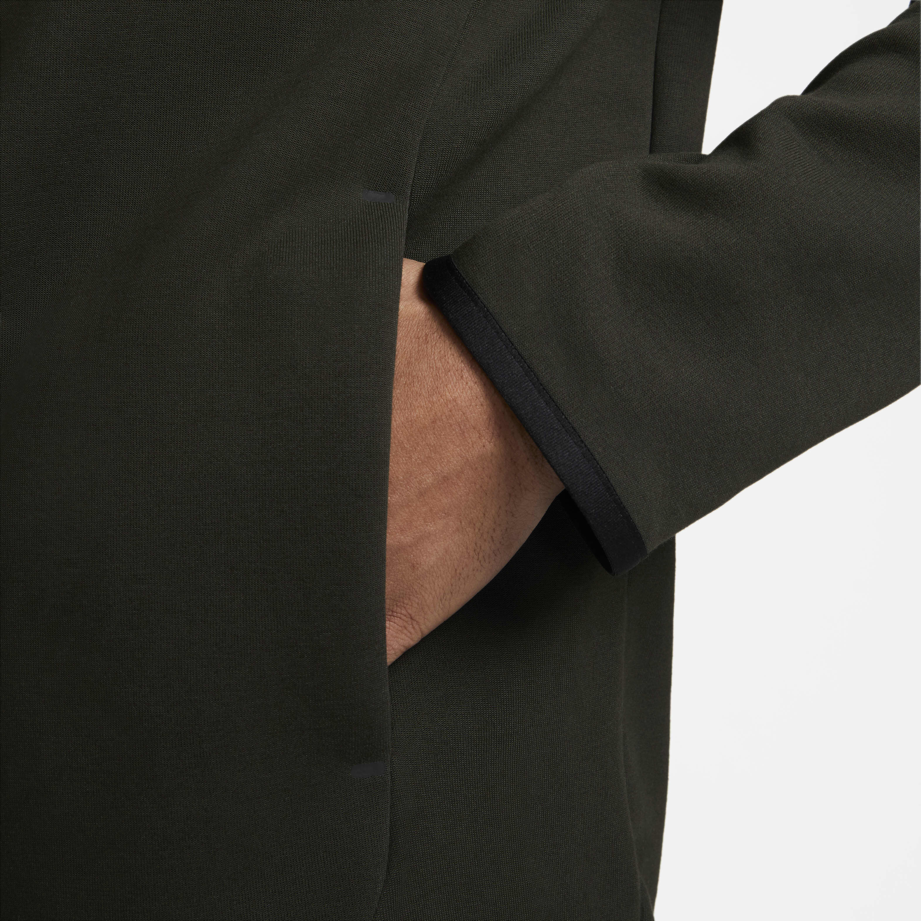 F.C. برشلونة تك فليس ويندرانر image number 7