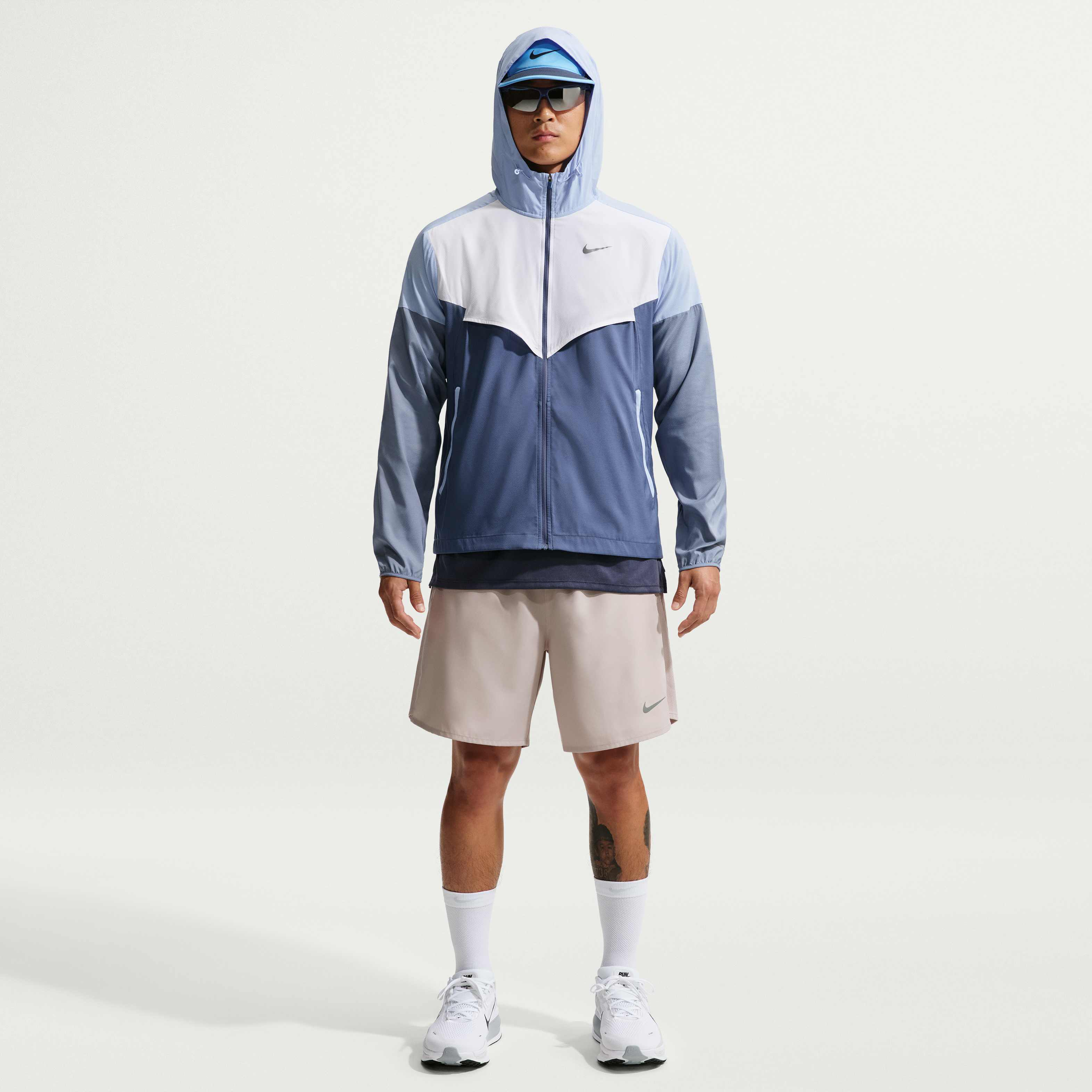Nike Impossibly Light Windrunner image number 3