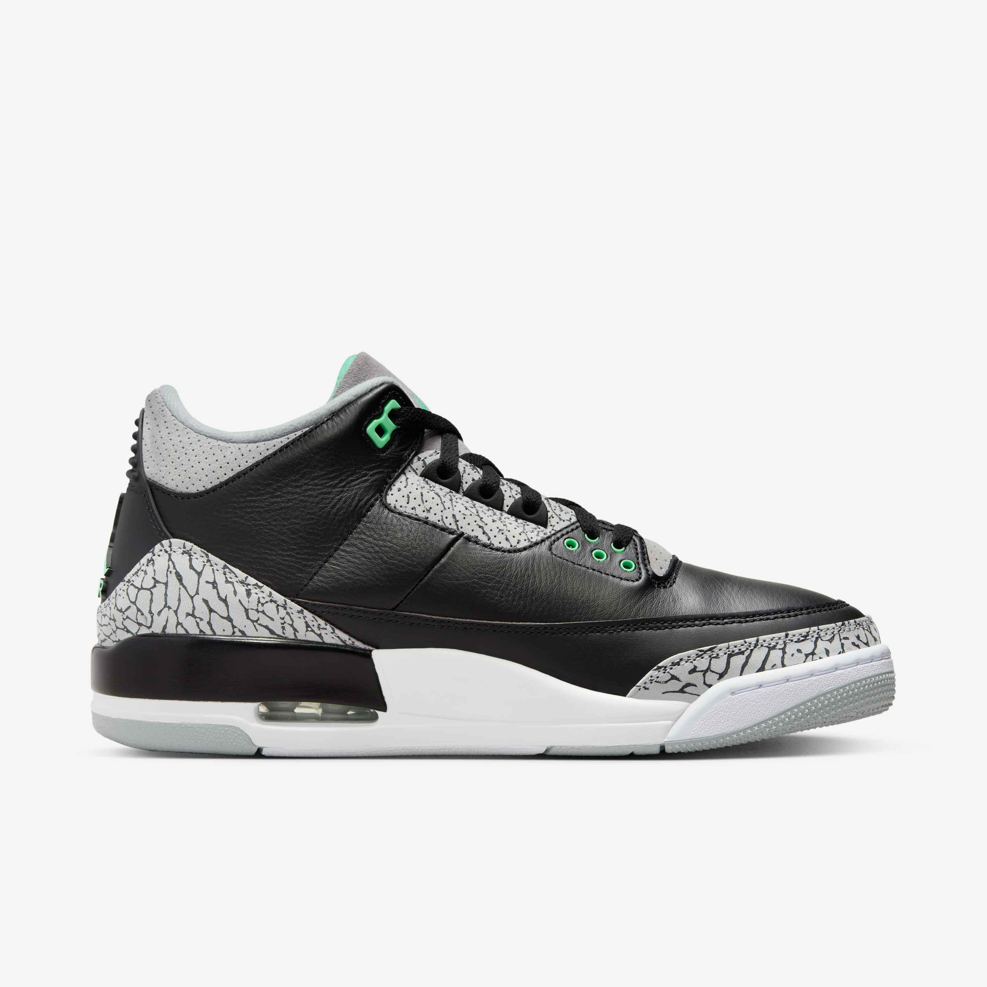 Air Jordan 3 Retro image number 2