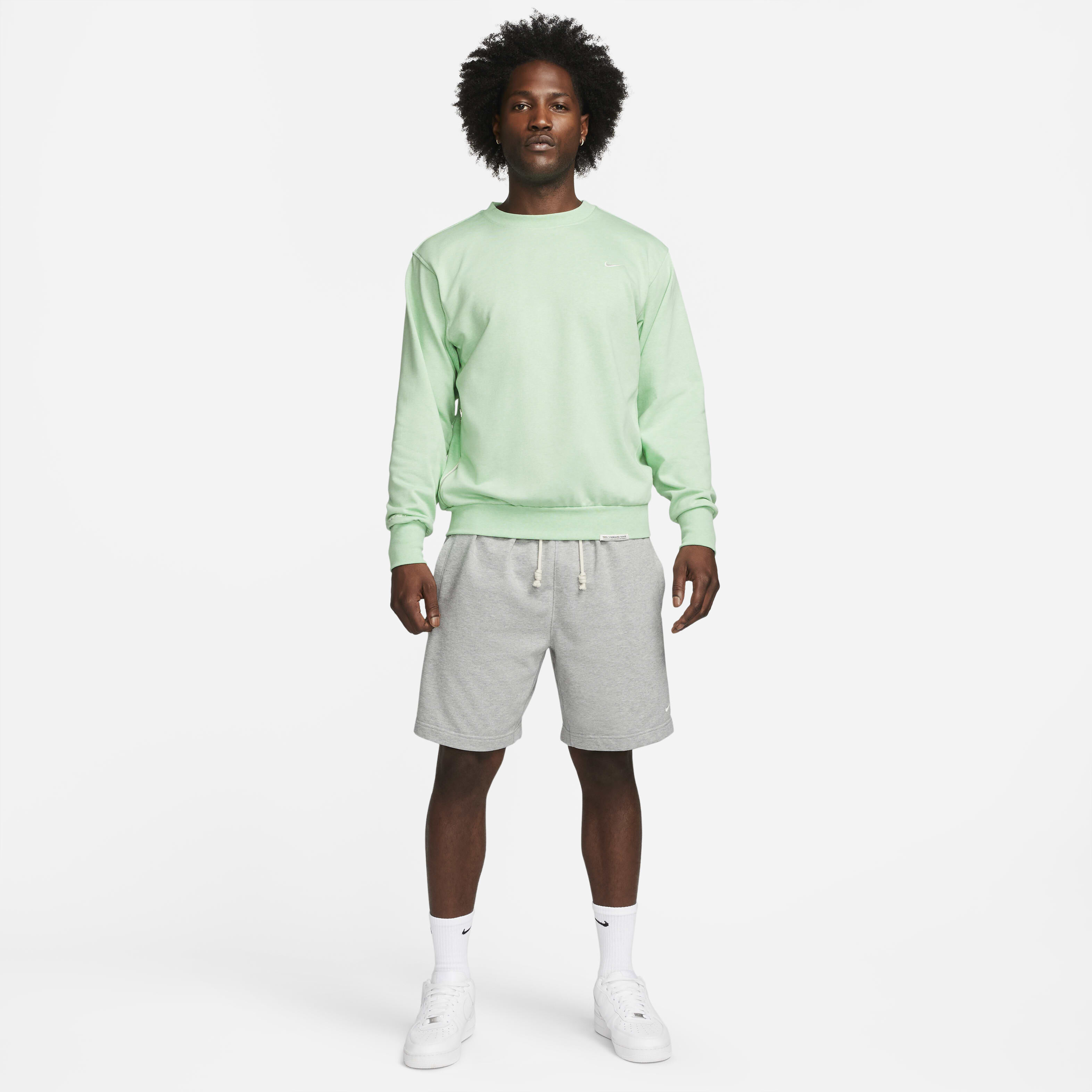 Nike Standard Issue image number 5