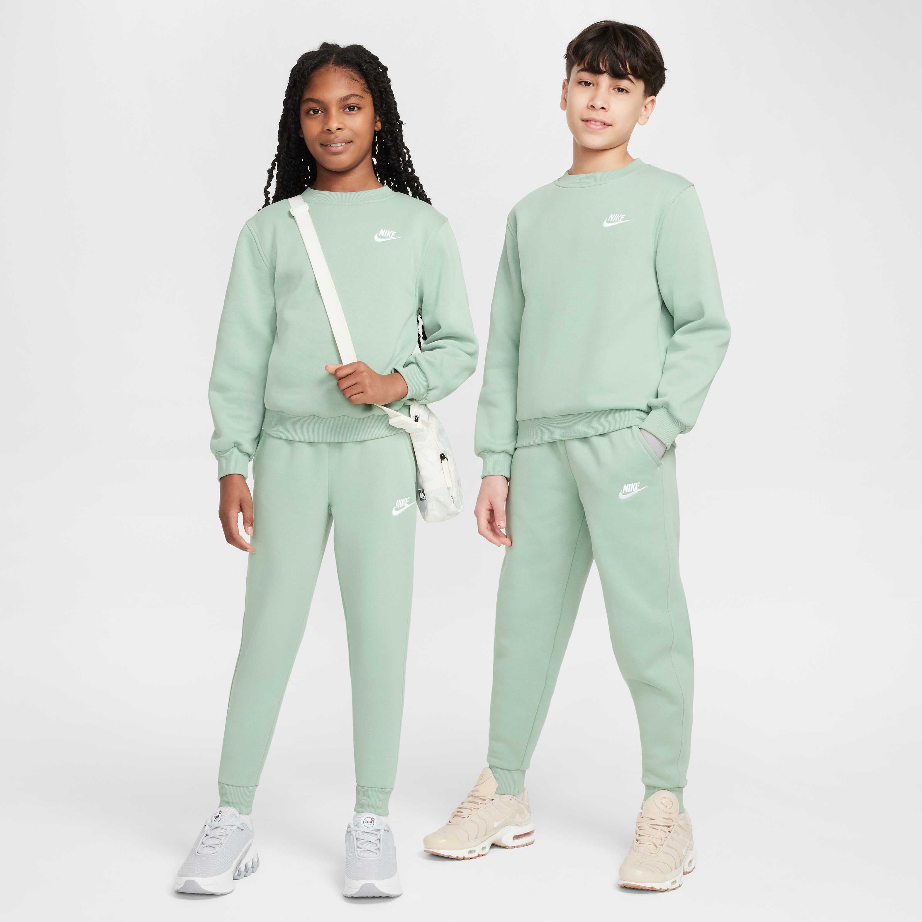 نايكي سبورتسوير كلوب فليس image number 6