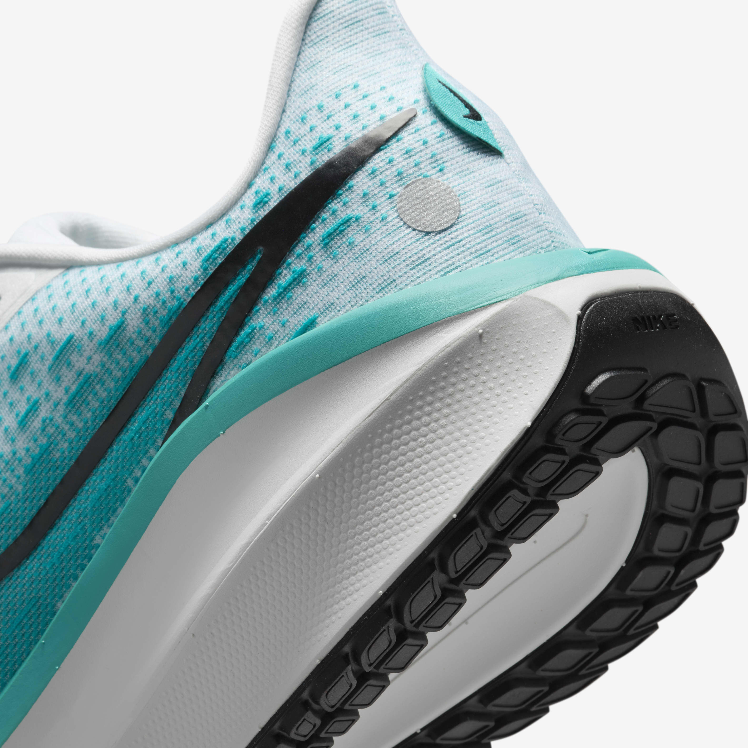 نايكي فوميرو 17 image number 7