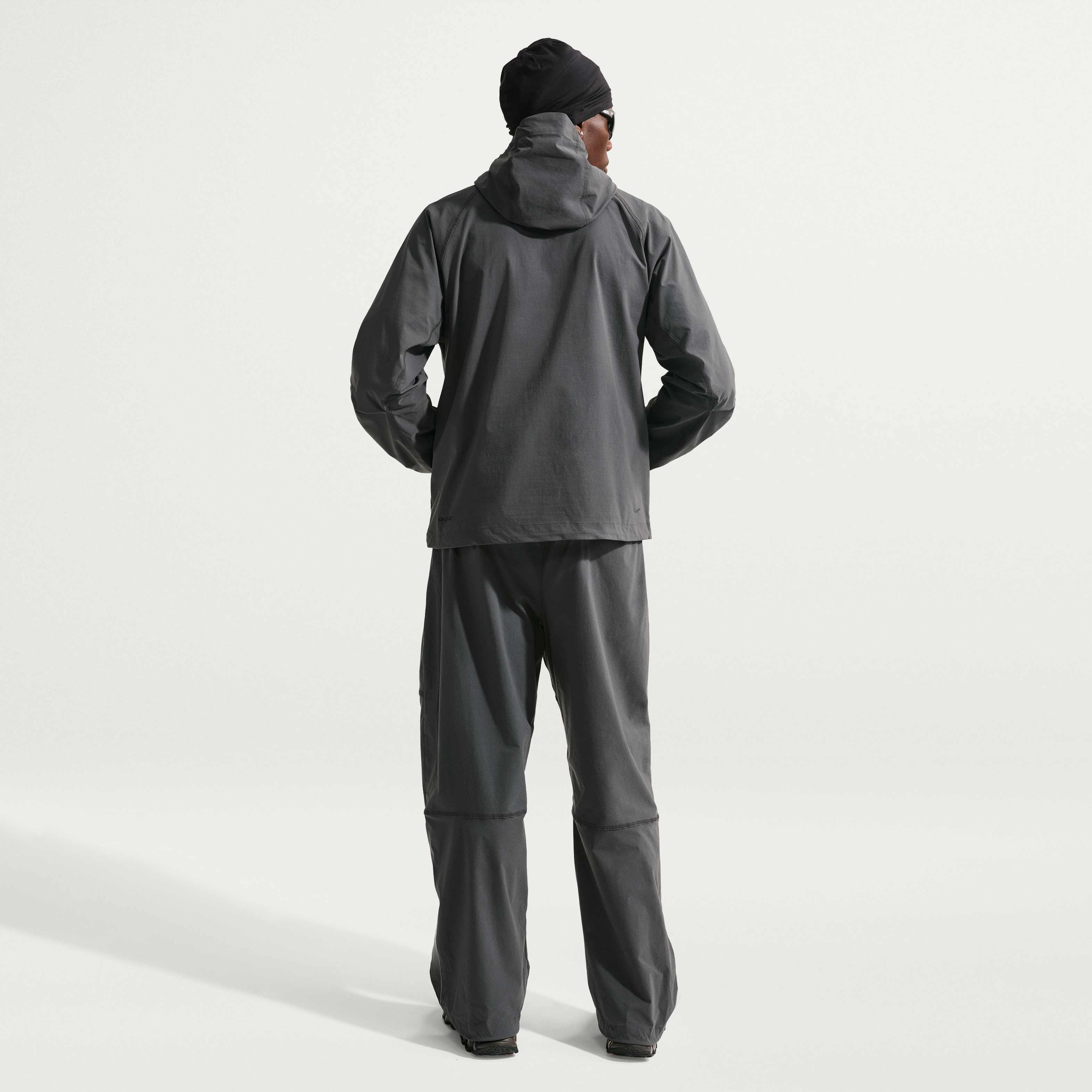 نايكي تك image number 4