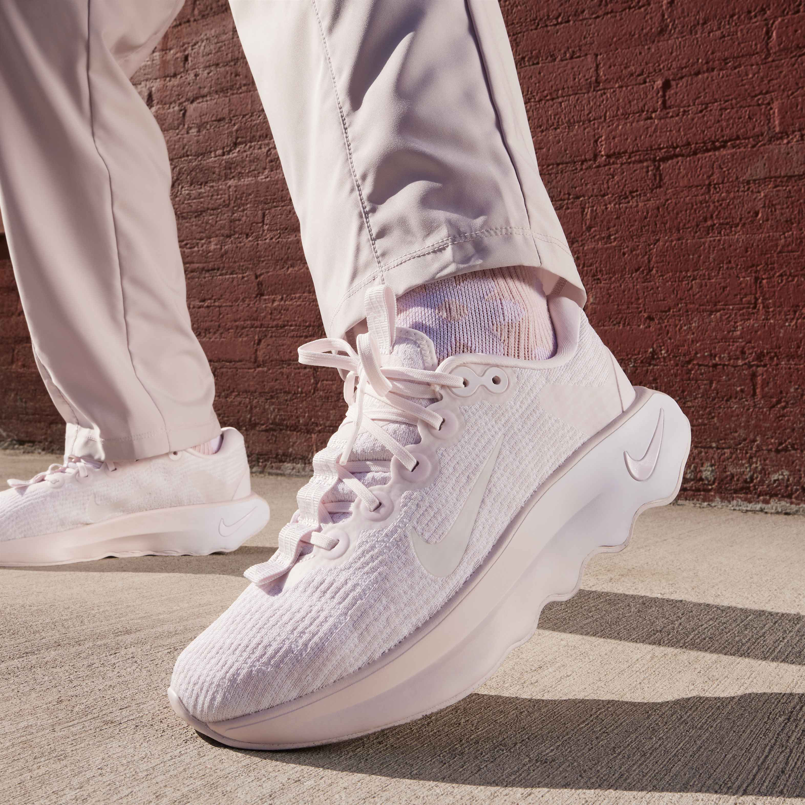 Nike Motiva image number 9