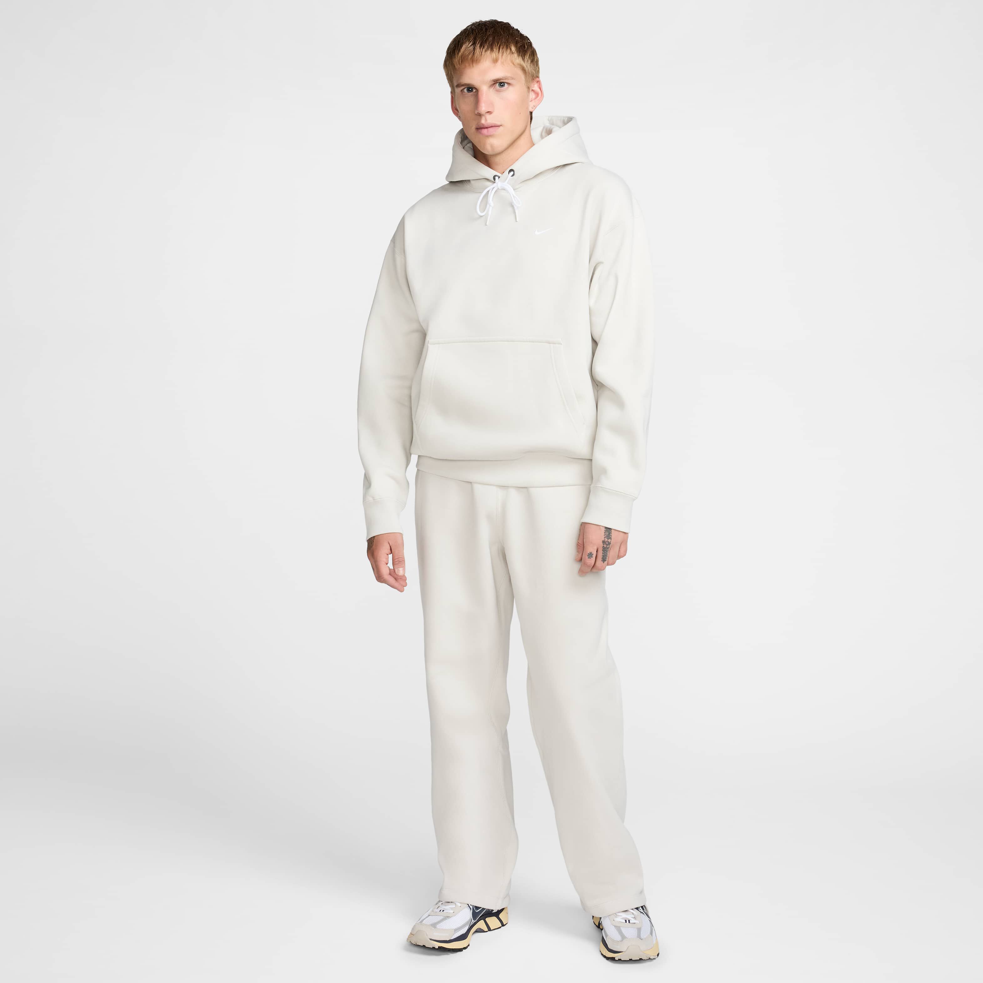 Nike Solo Swoosh image number 6