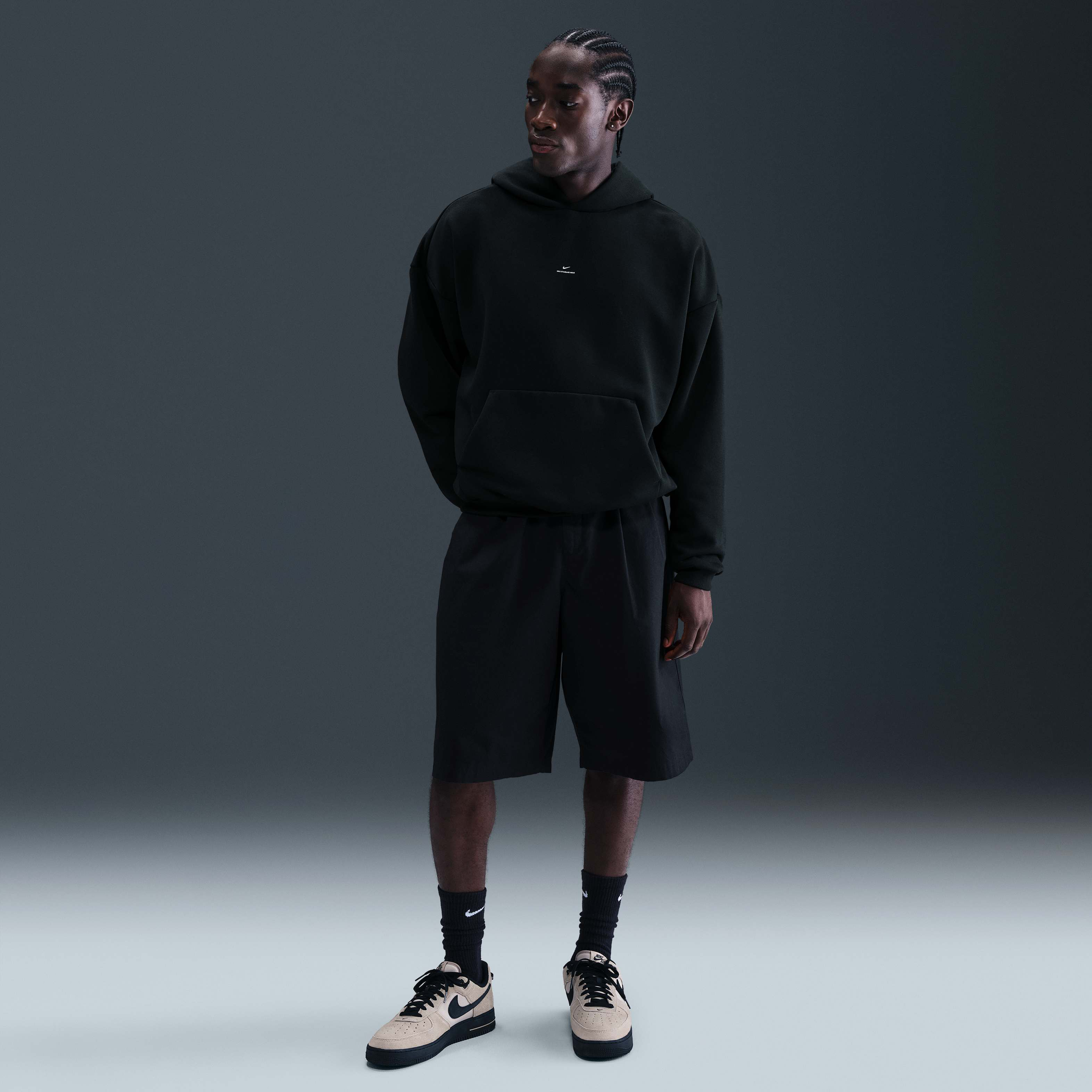 Nike Standard Issue image number 3