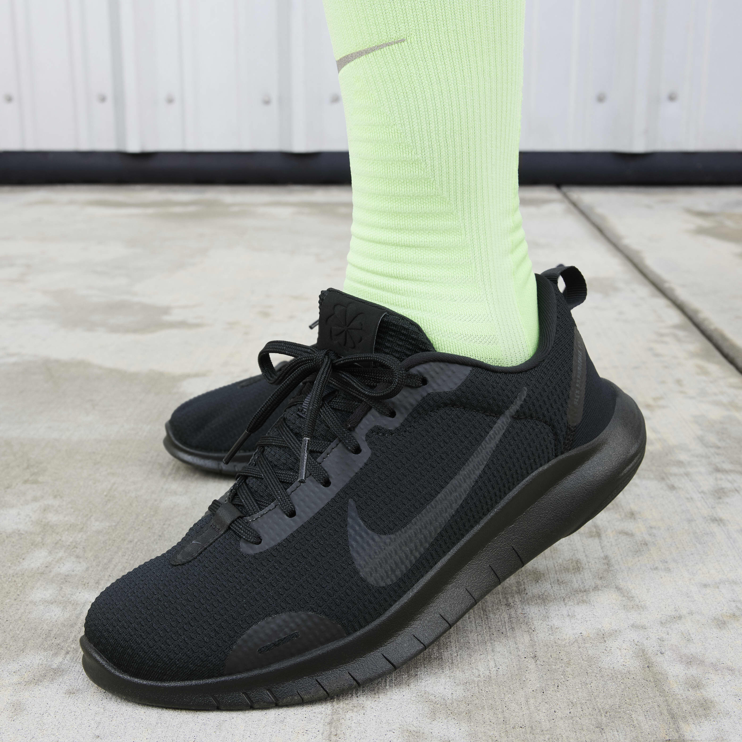 Nike flex experience rn 8 4e cheap