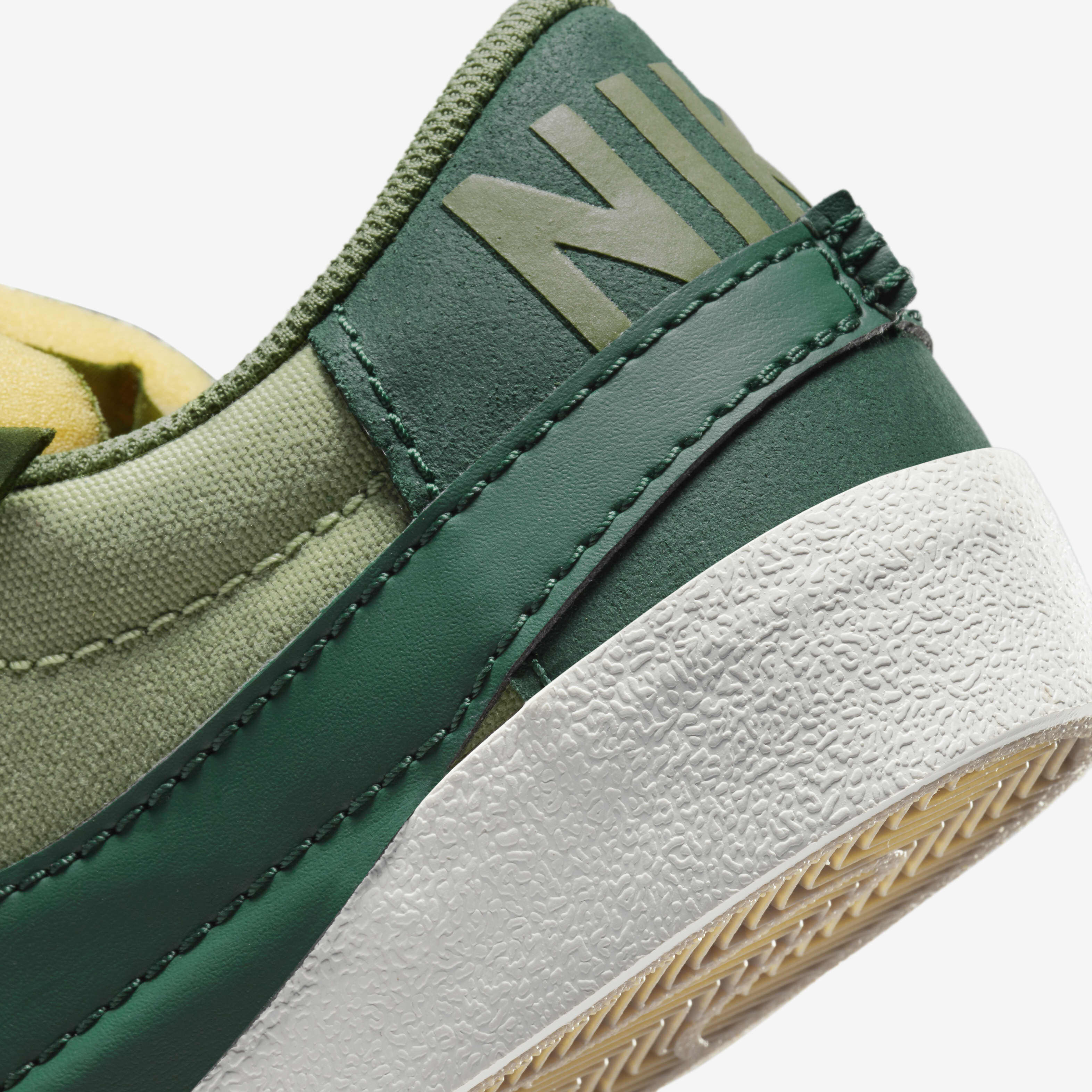 نايكي بليزر لو'77 جامبو image number 7