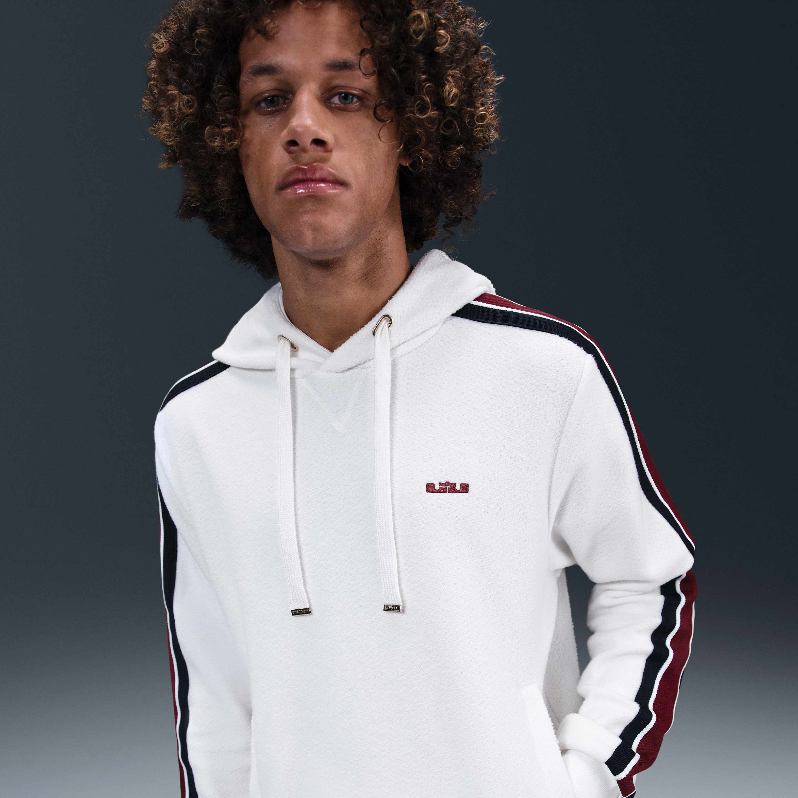 ليبرون ستاندرد ايشيو image number 0