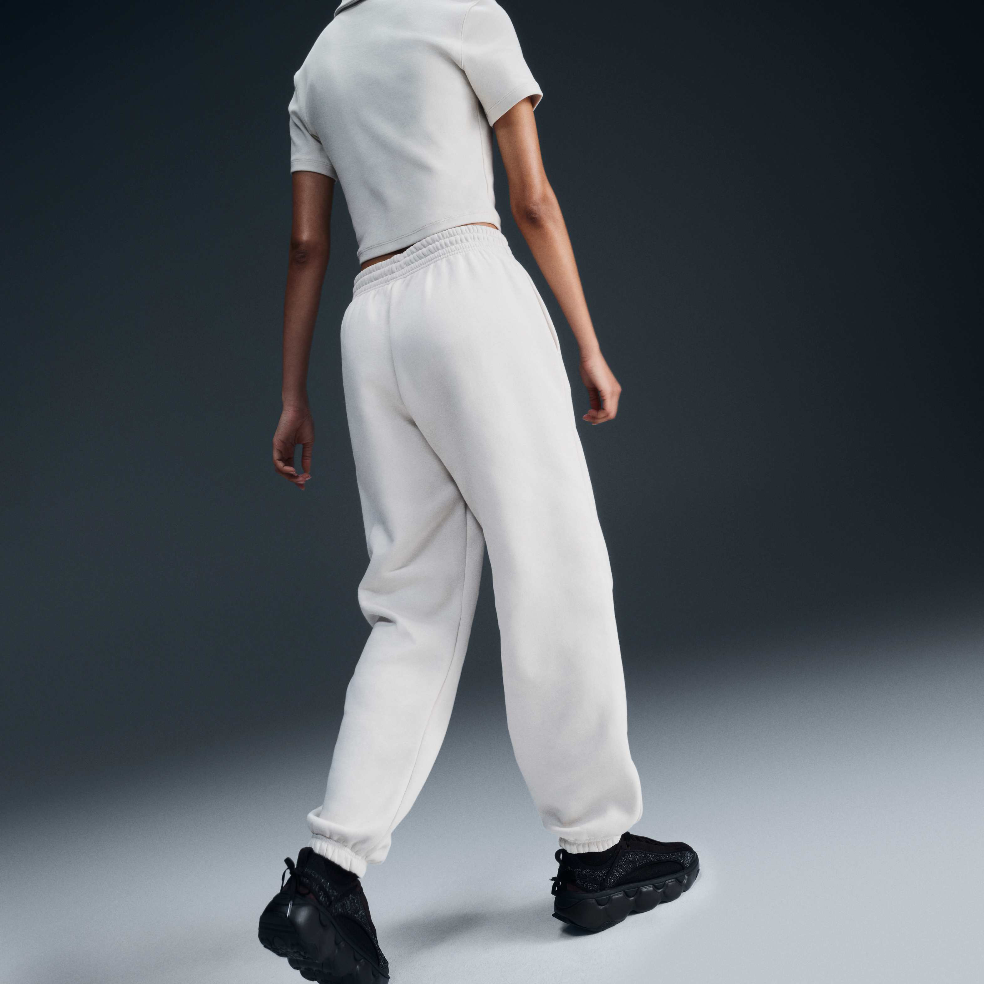 نايكي سبورتسوير فينيكس فليس image number 2