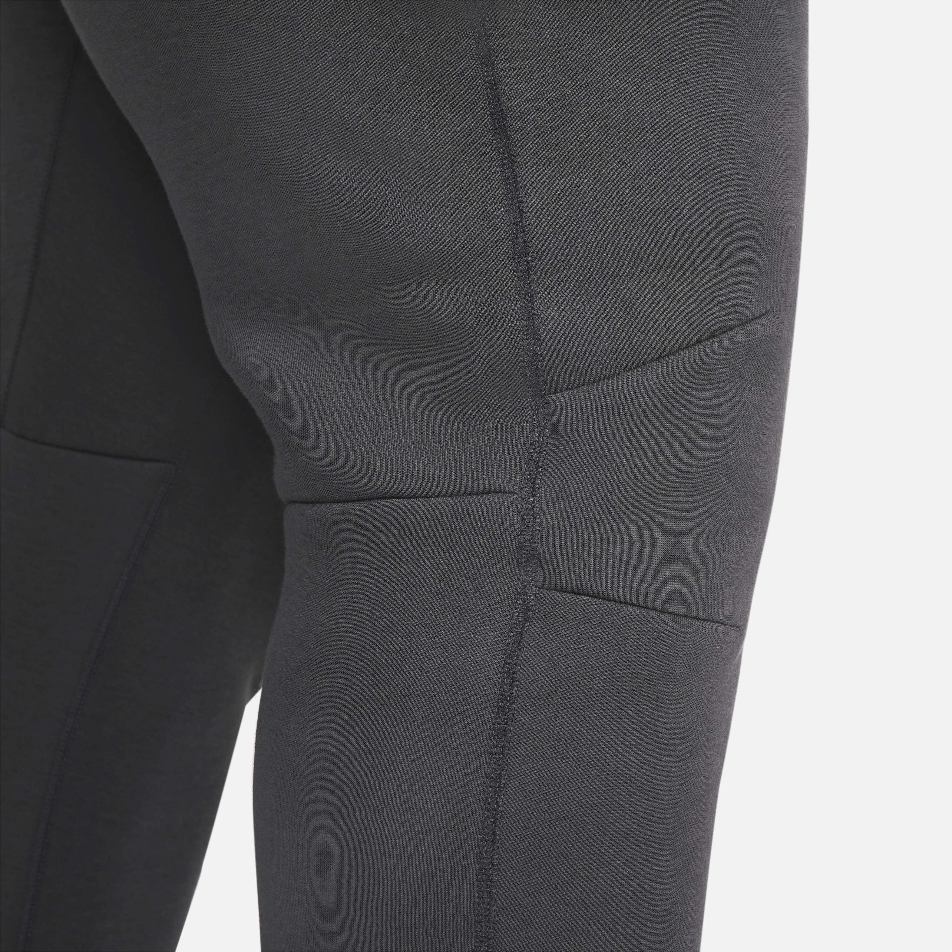 Nike Sportswear Tech Fleece image number 16
