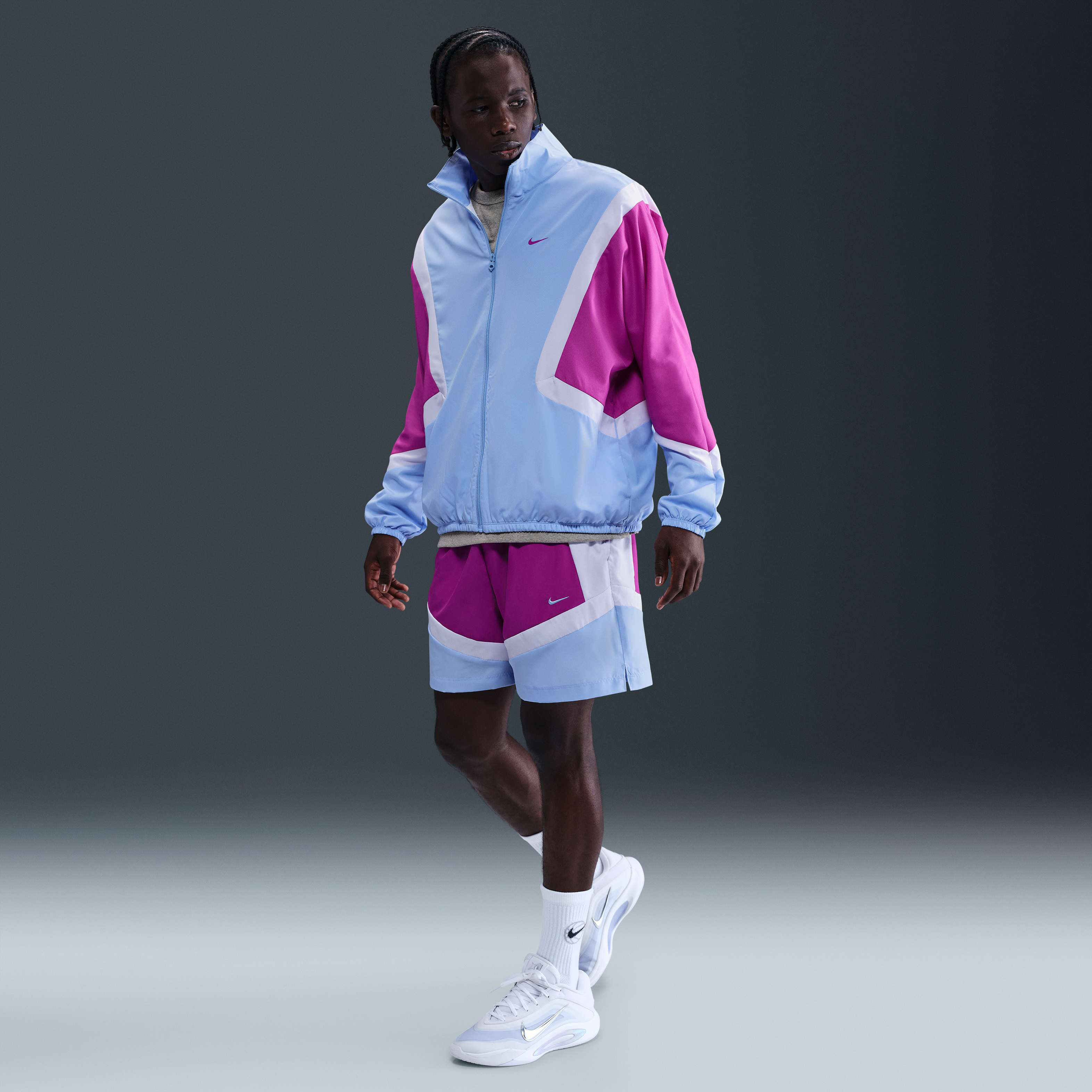 Nike Icon image number 0