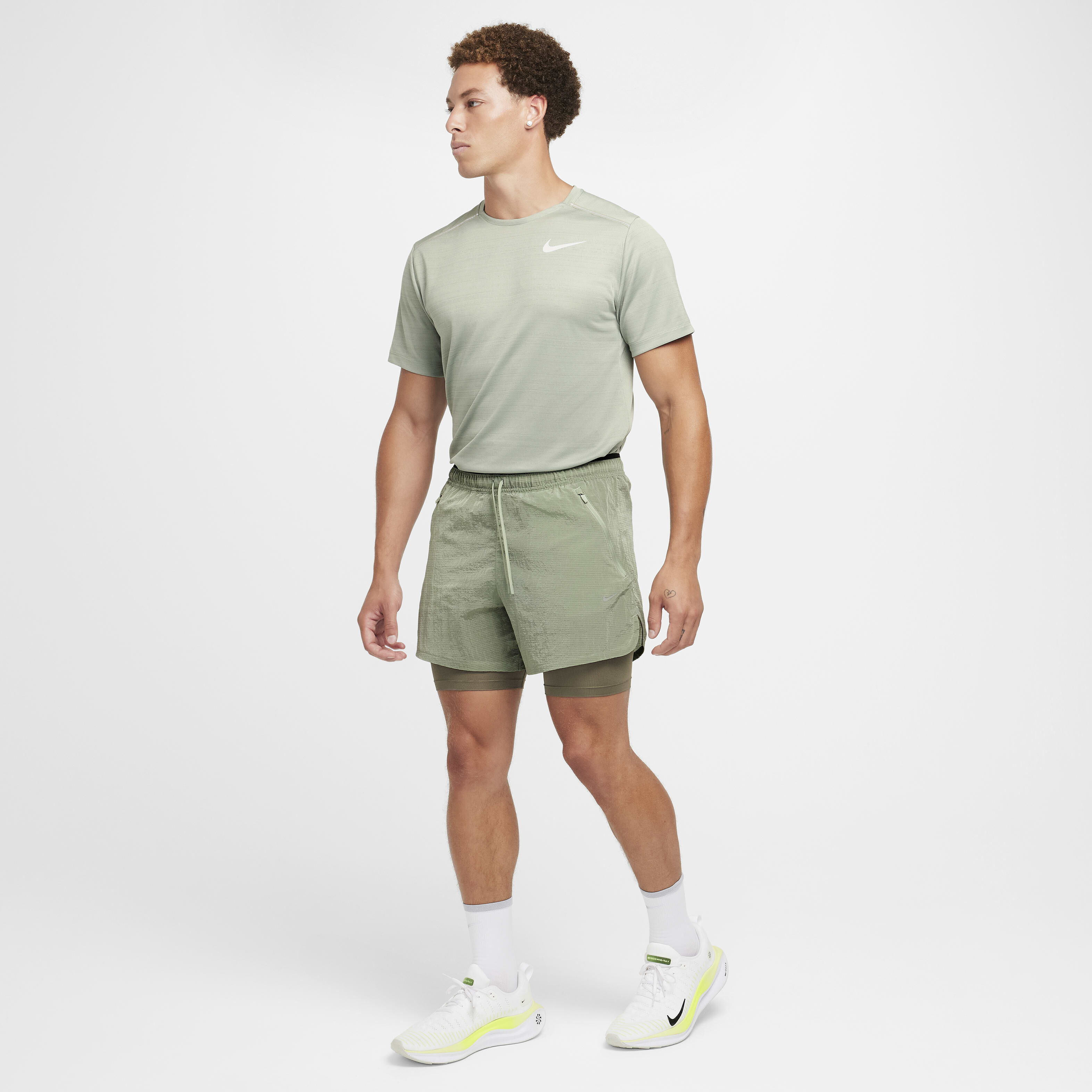 Nike stride 2 in 1 shorts top