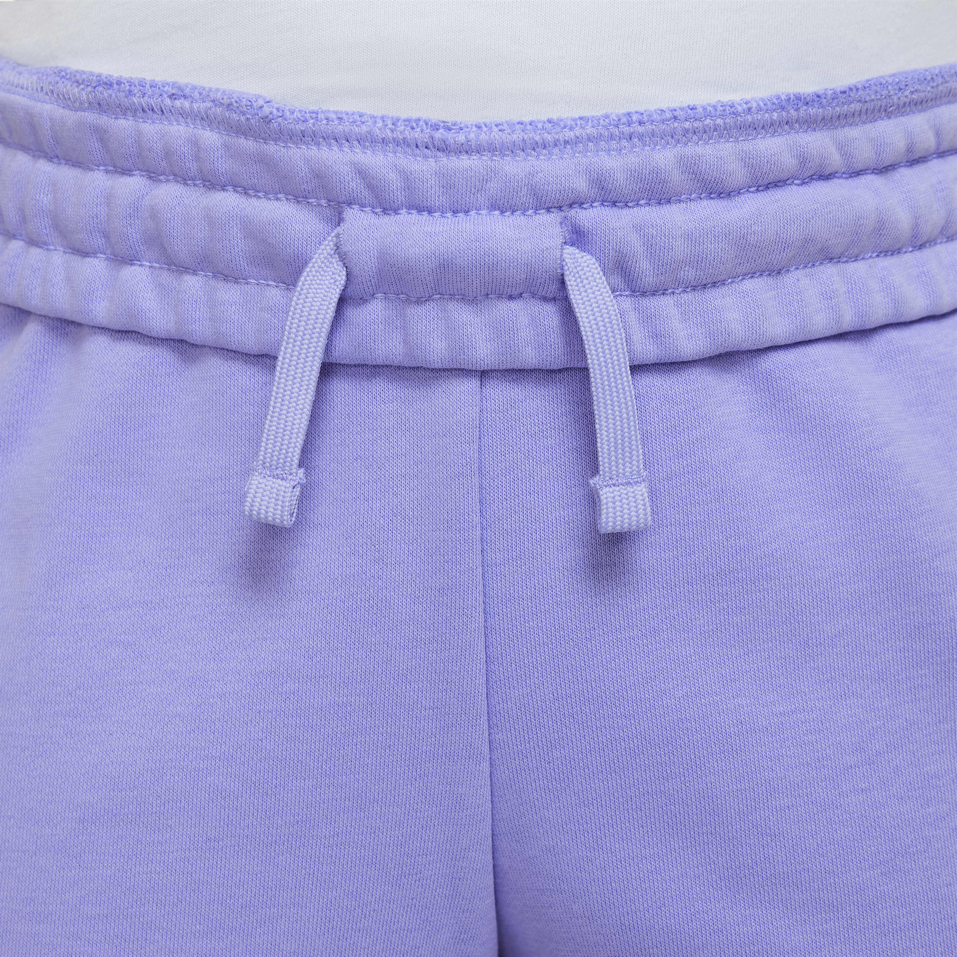 Nike Sportswear Club image number 2