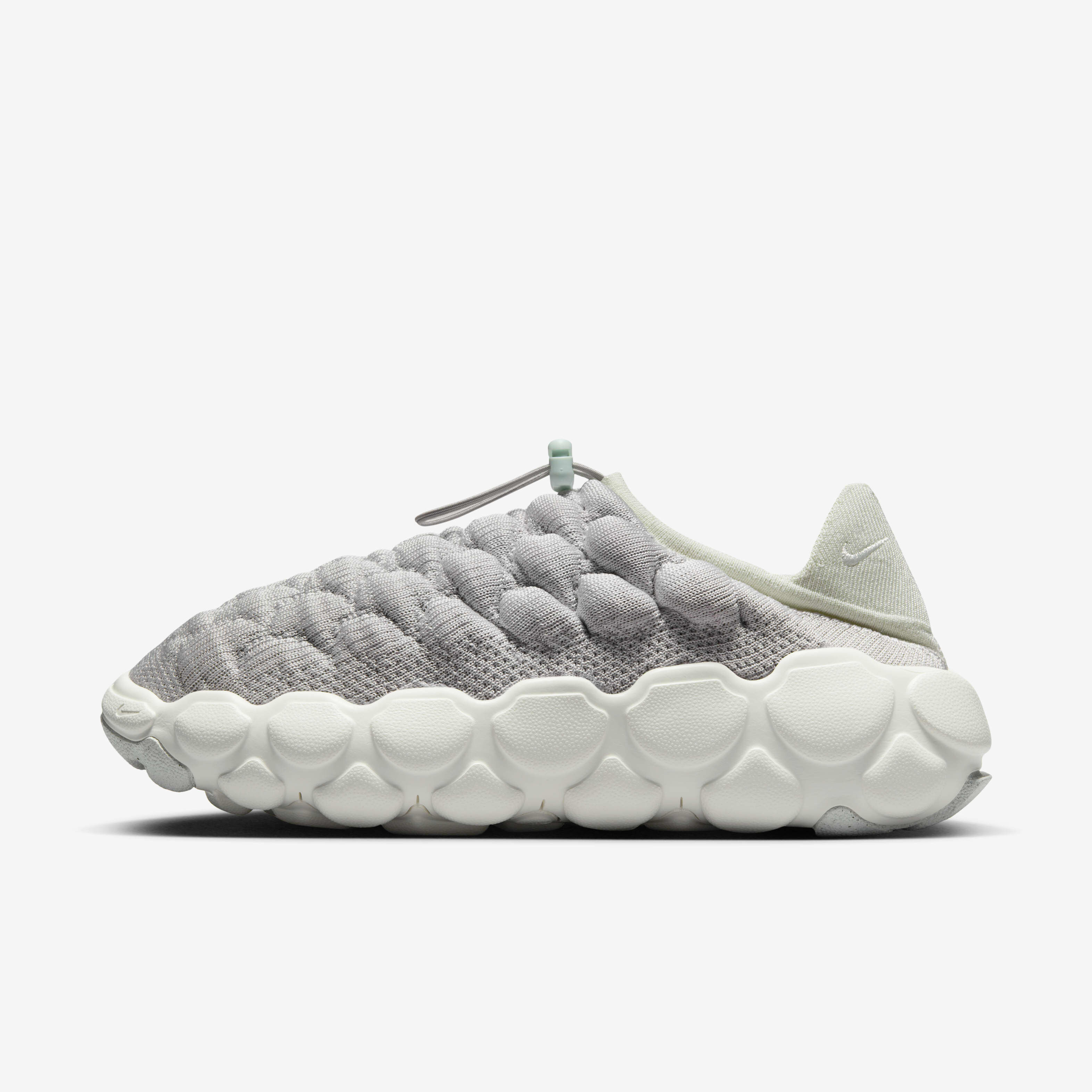 Gray nike flyknit womens hotsell