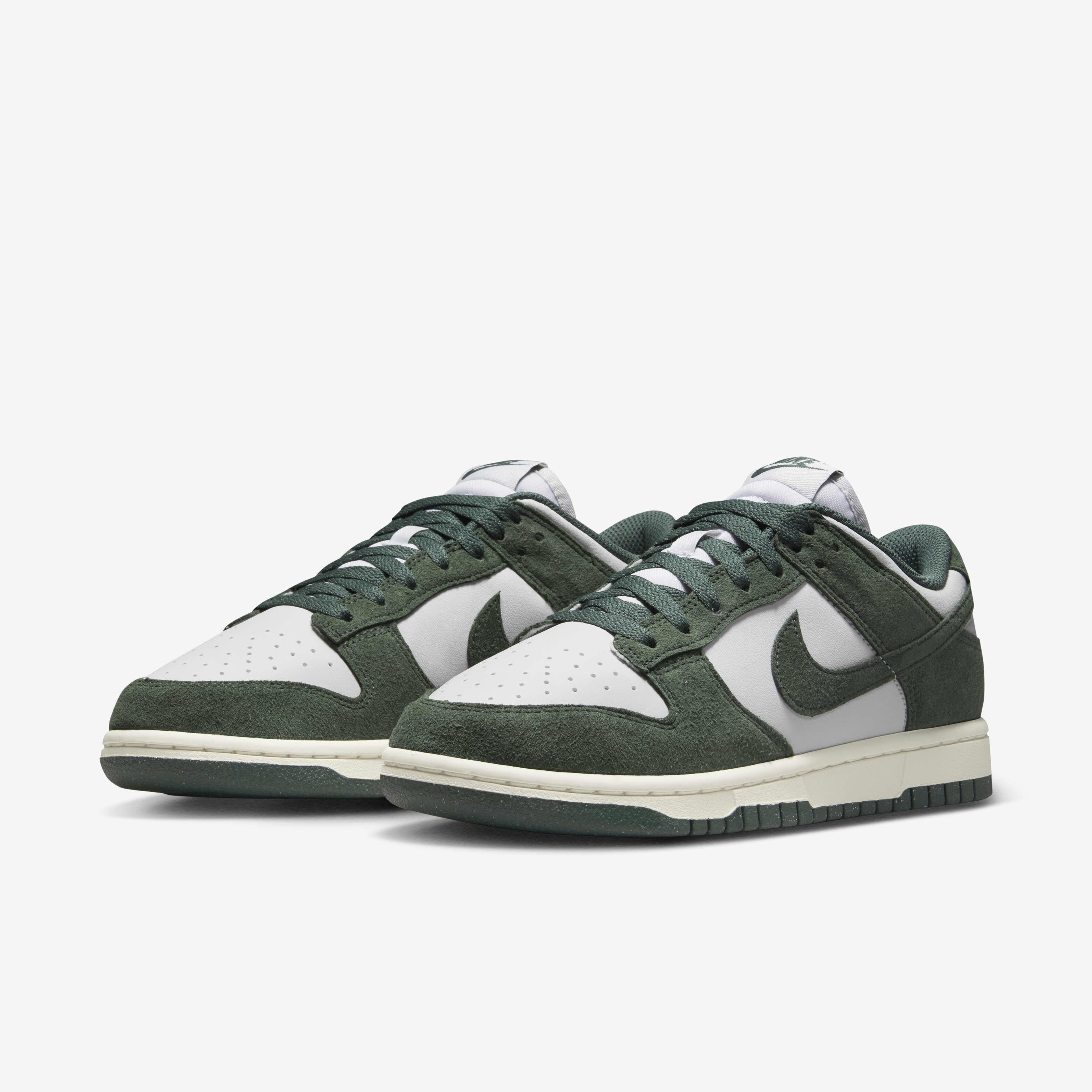 Nike Dunk Low image number 4