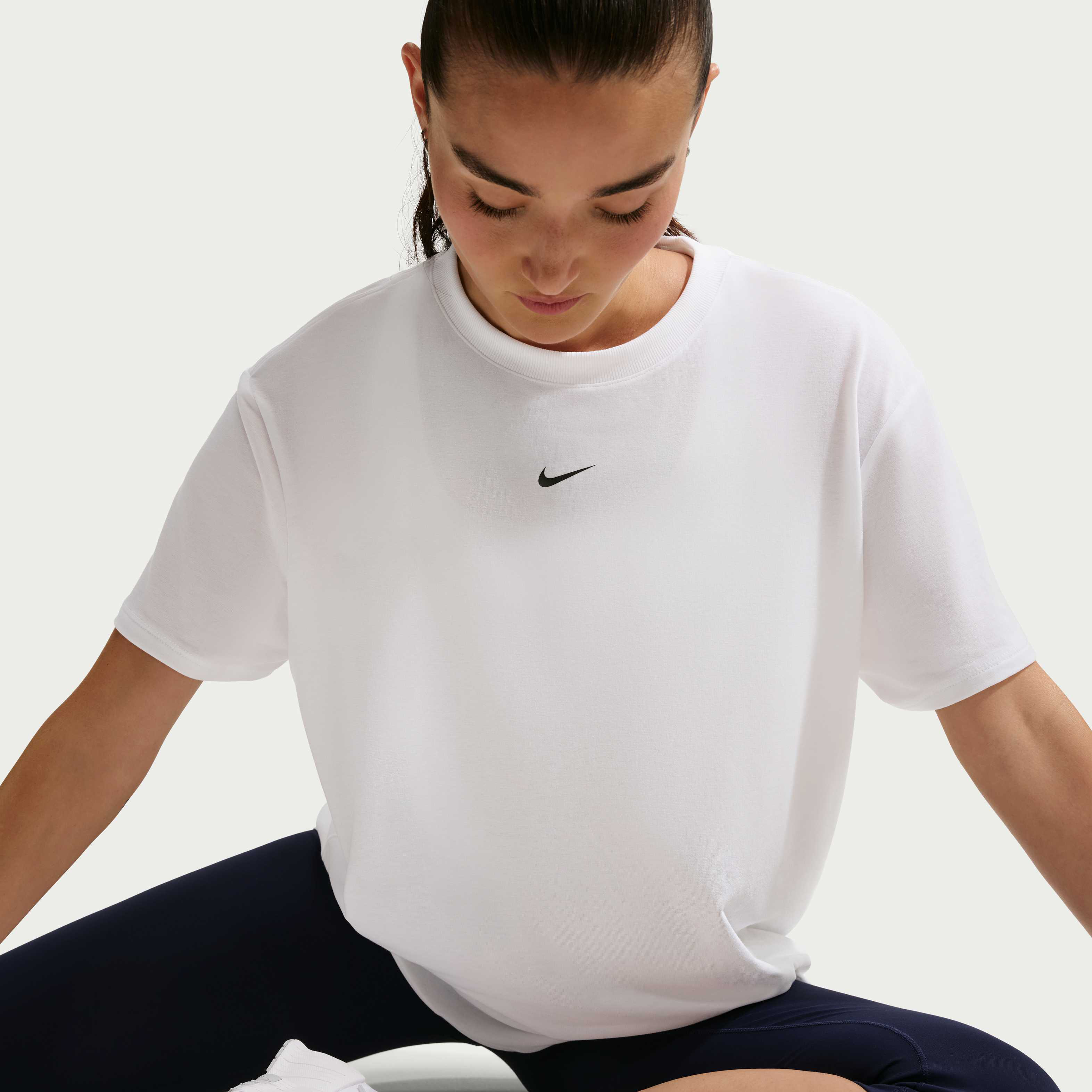 Nike One Relaxed image number 2