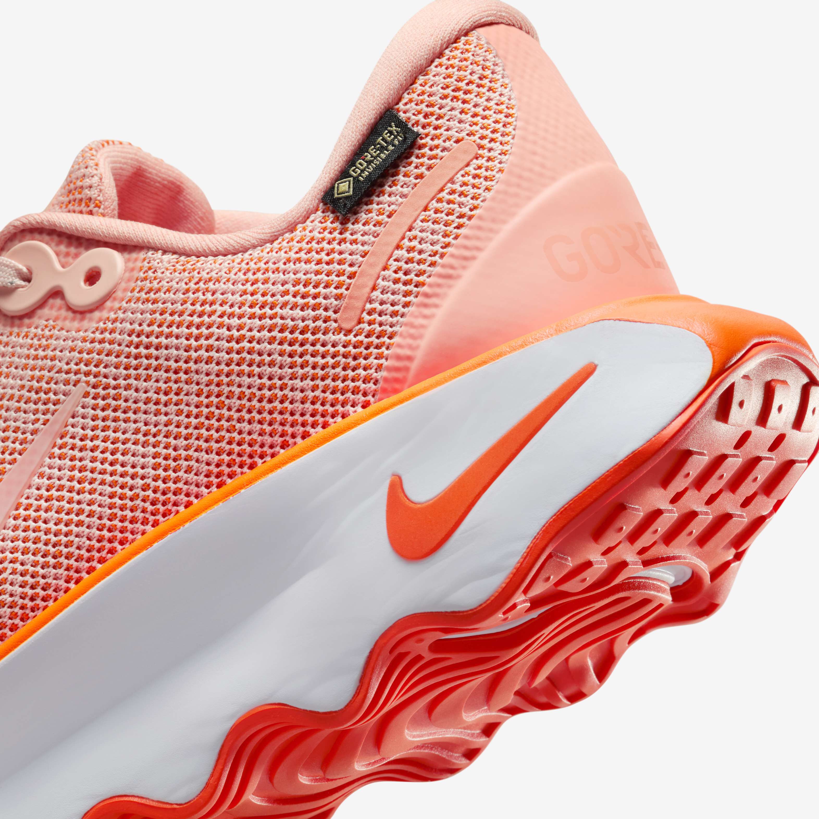 نايكي موتيفا جور-تكس image number 7