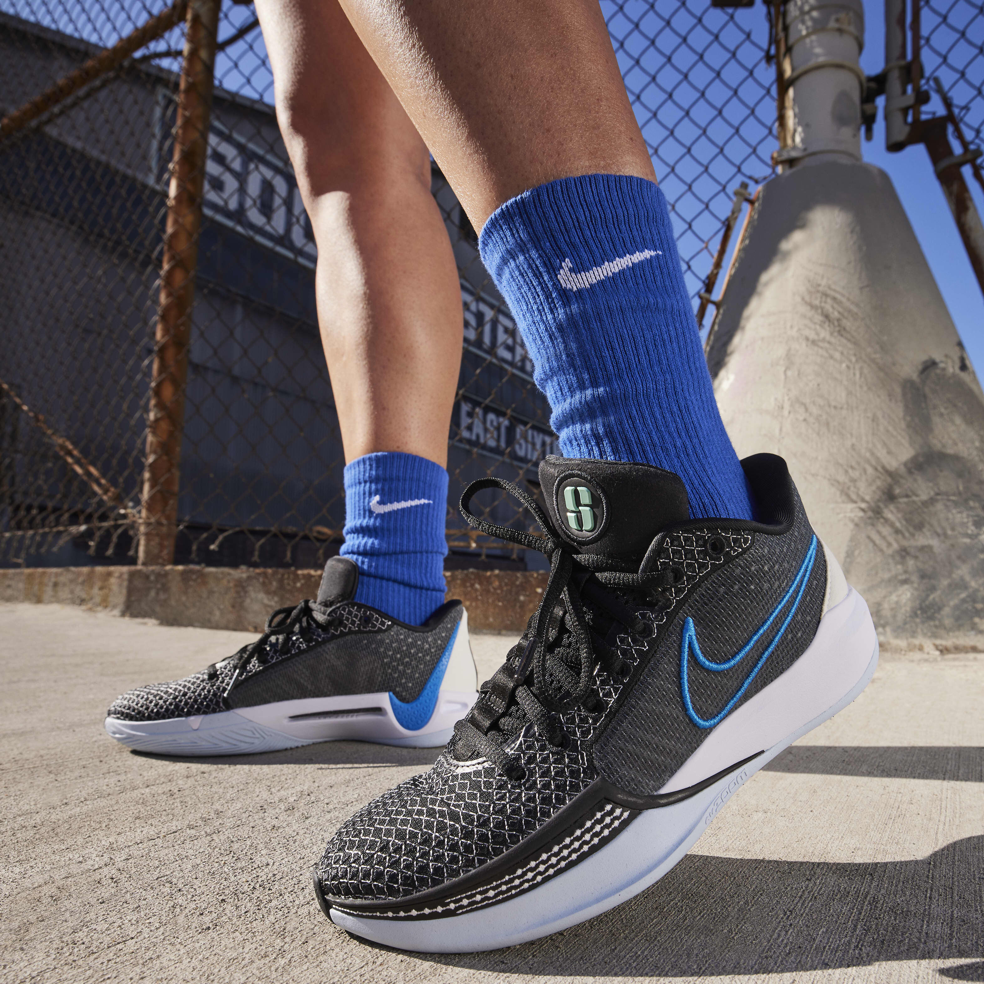NIKE SABRINA IONESCU 1 ブラック/ブルー Women's Nike Sabrina 1 Basketball Shoes Black Blue Emerald