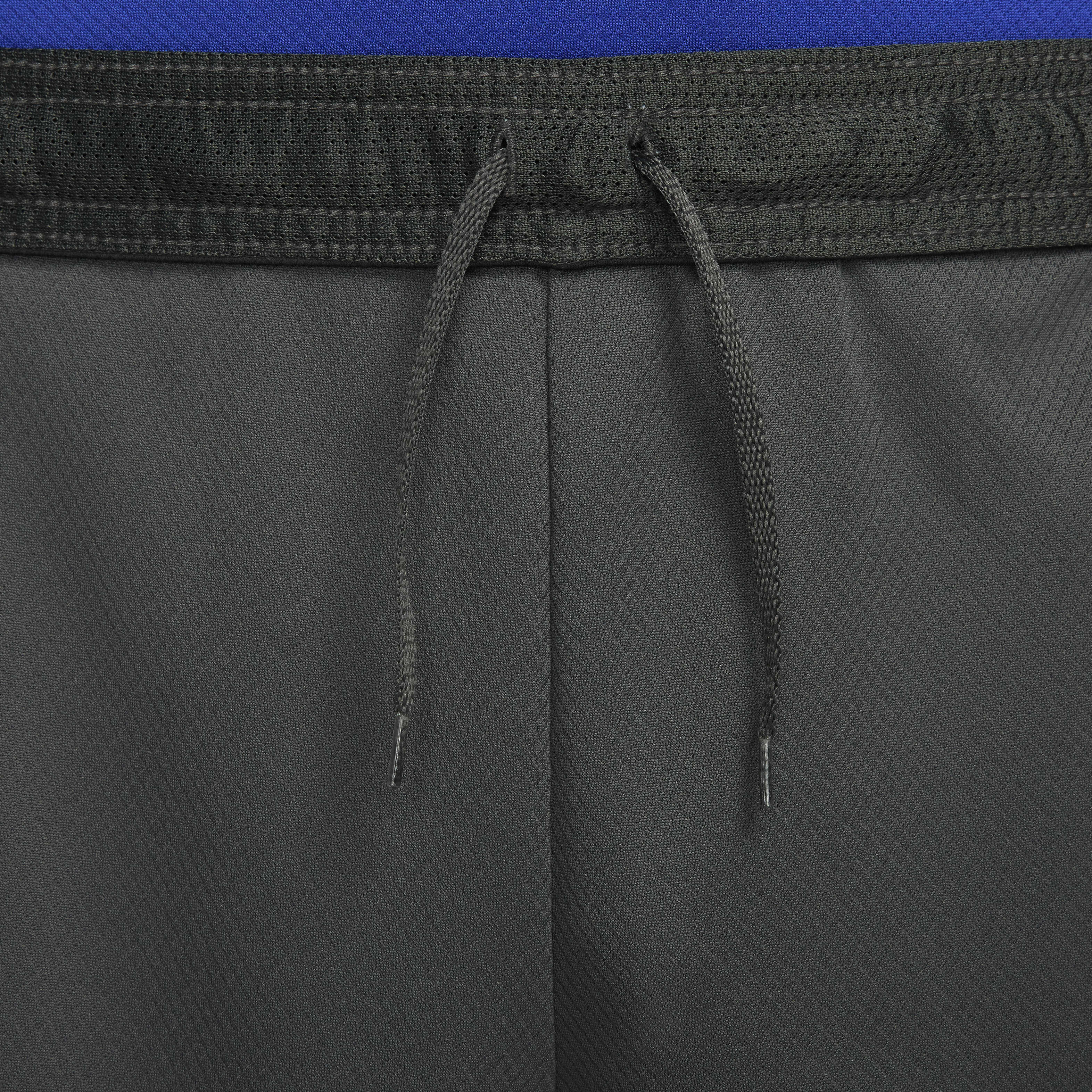 F.C. Barcelona Strike Third image number 3