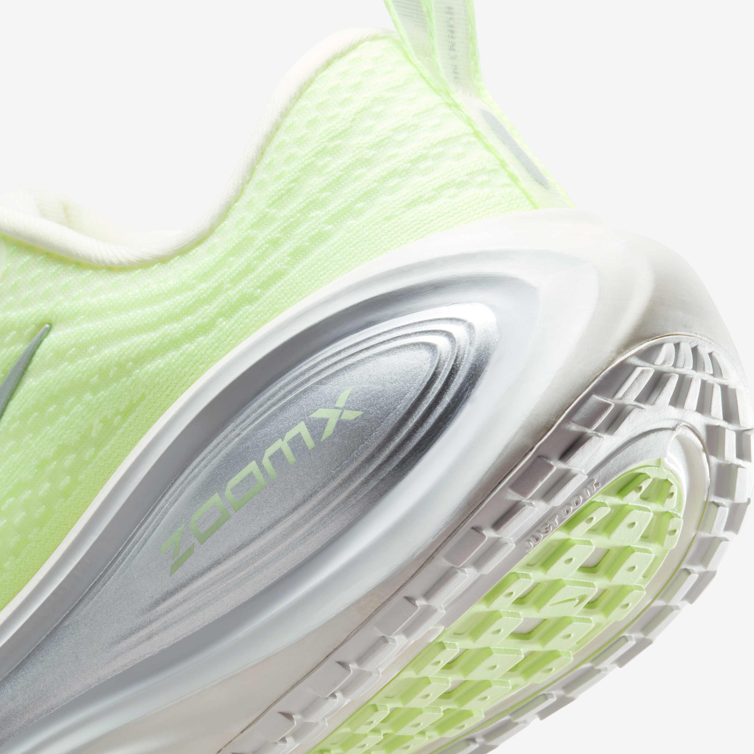 Nike Vomero Plus image number 7