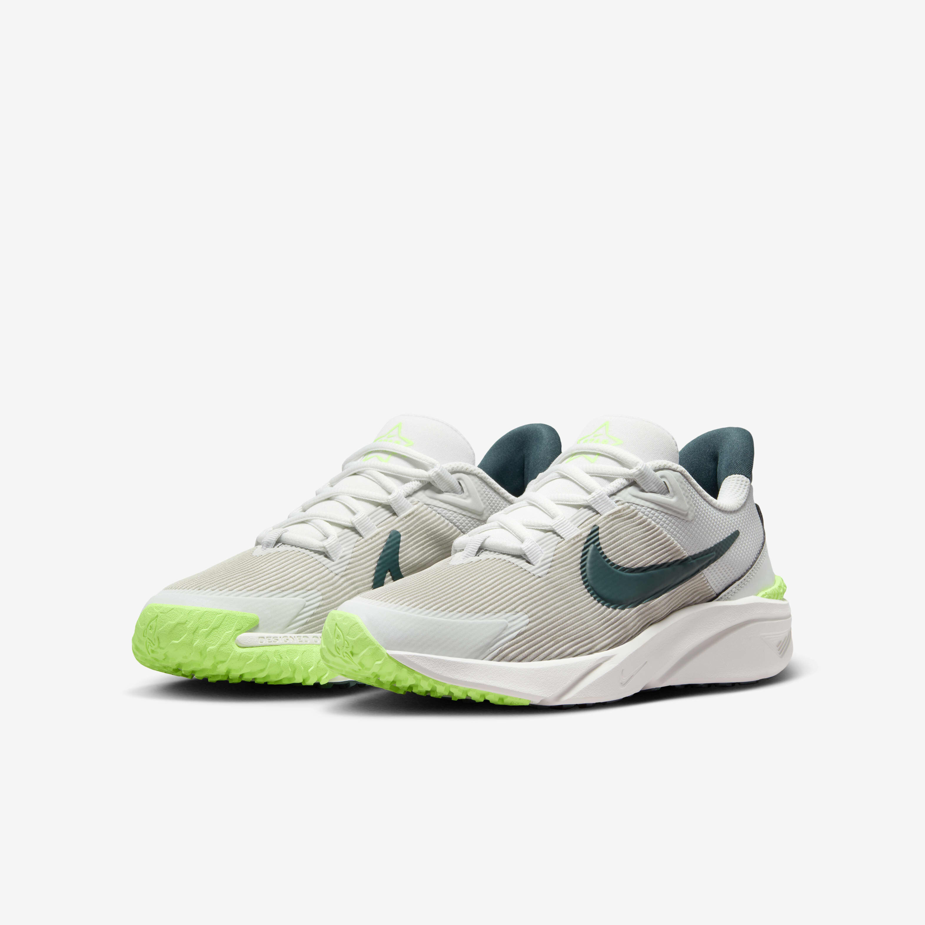 Nike star runner green top