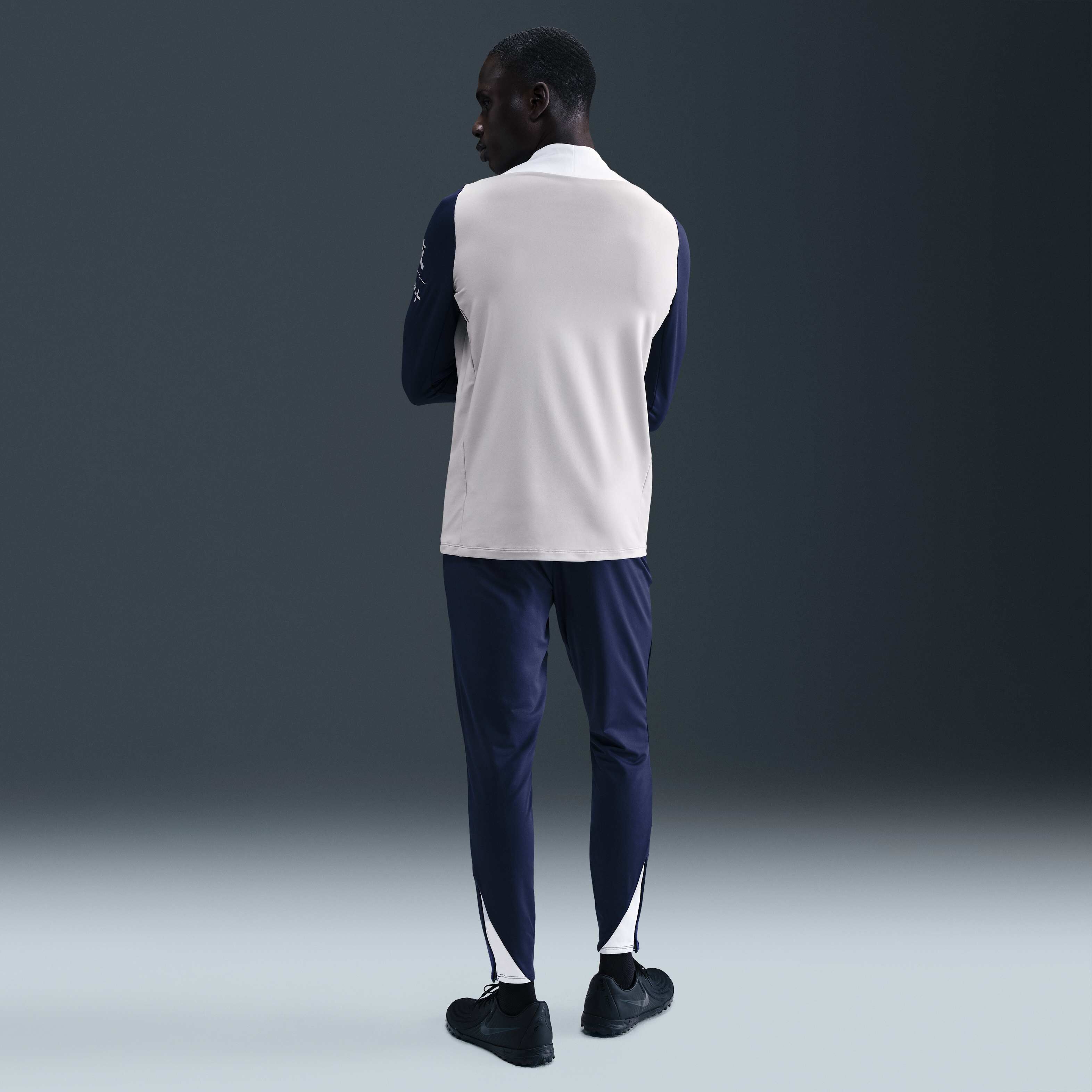 توتنهام هوتسبير سترايك image number 3