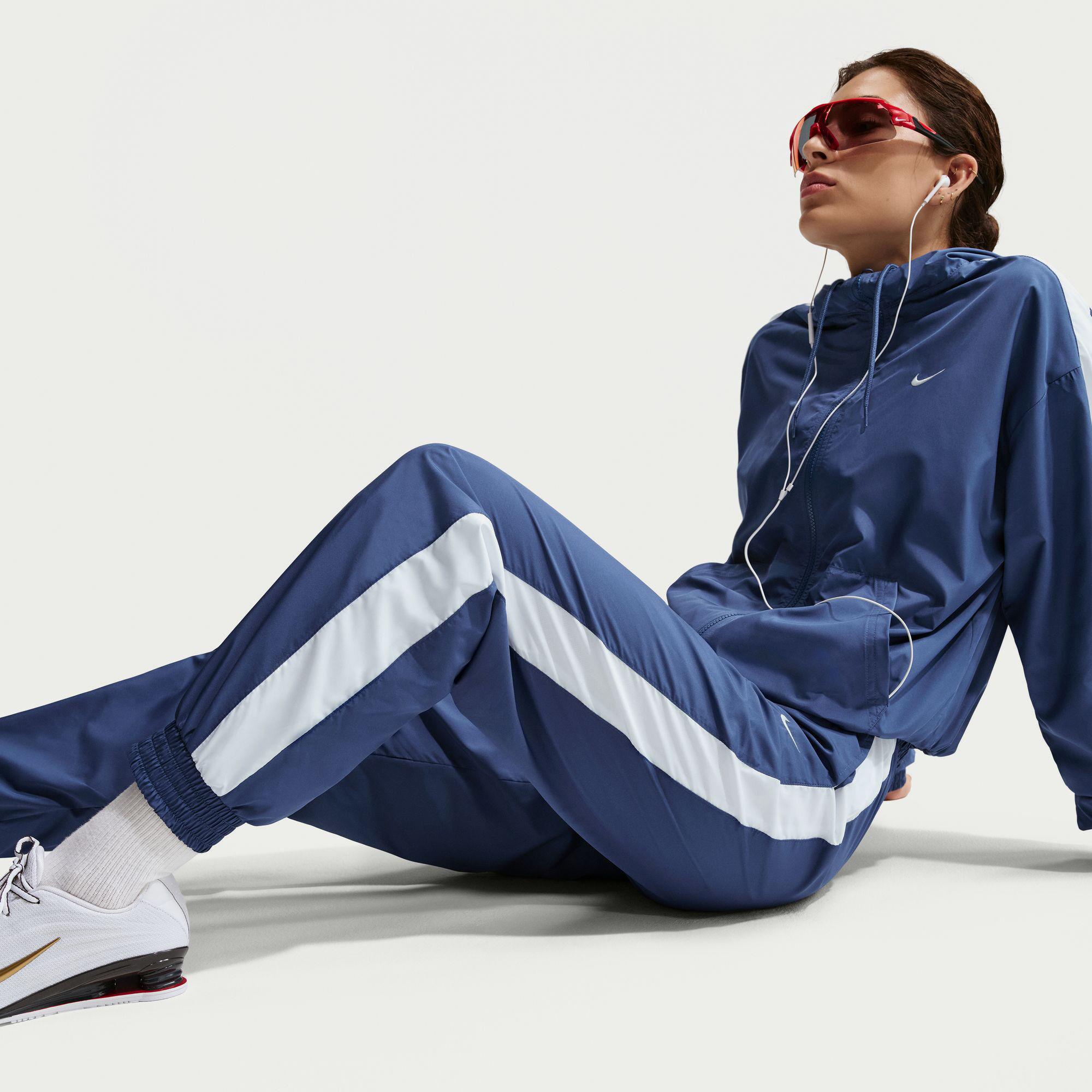 Nike Sportswear Classic Wovens image number 4