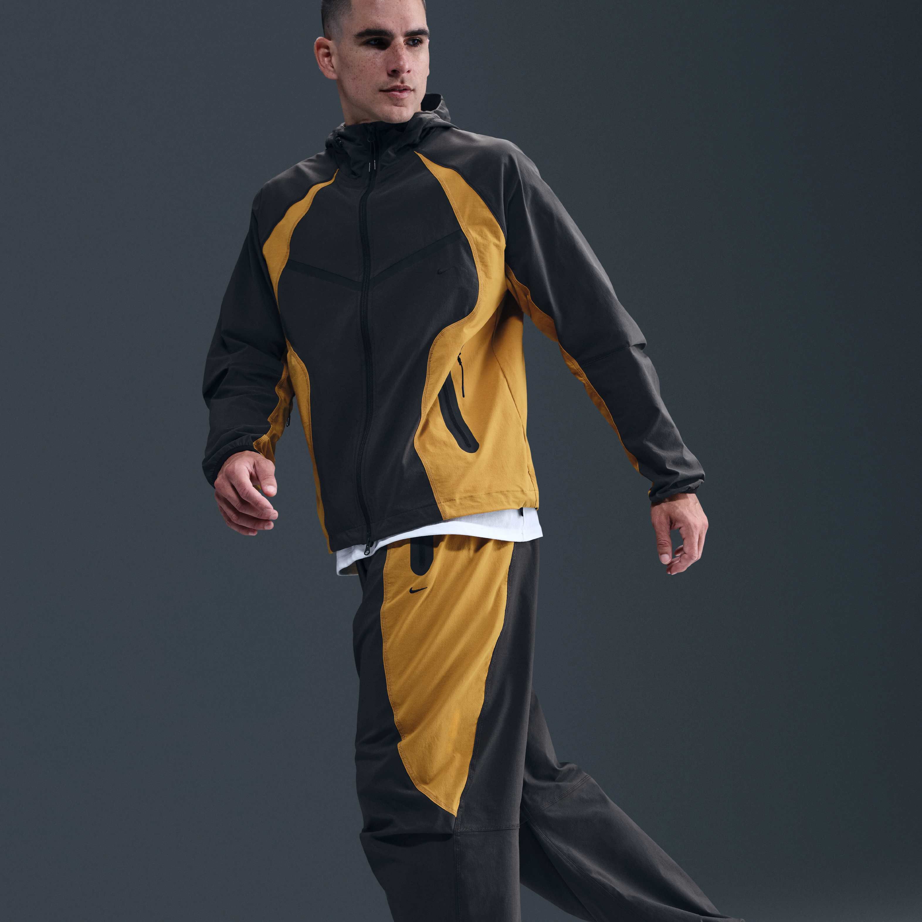 نايكي تك image number 4