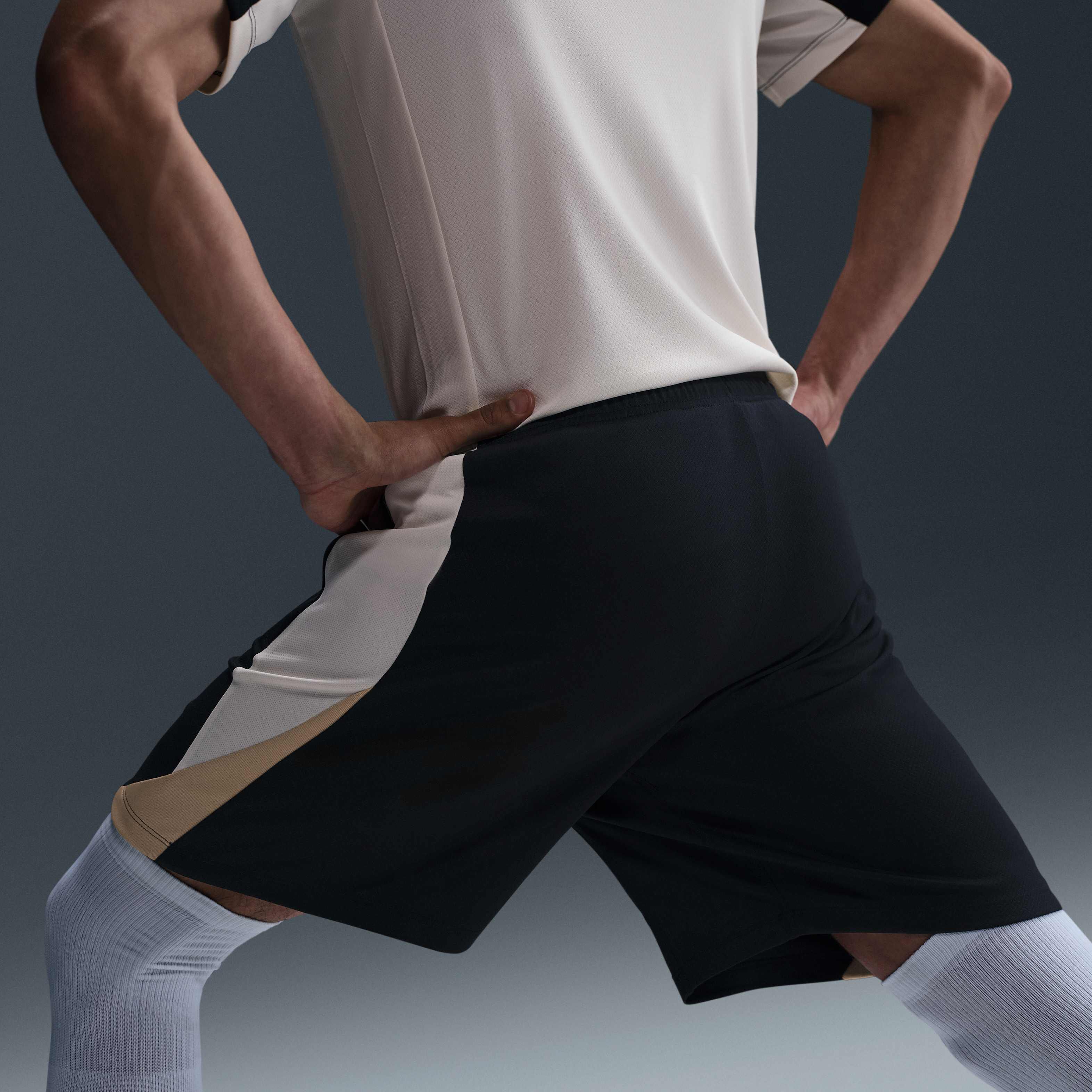 Nike Strike image number 2