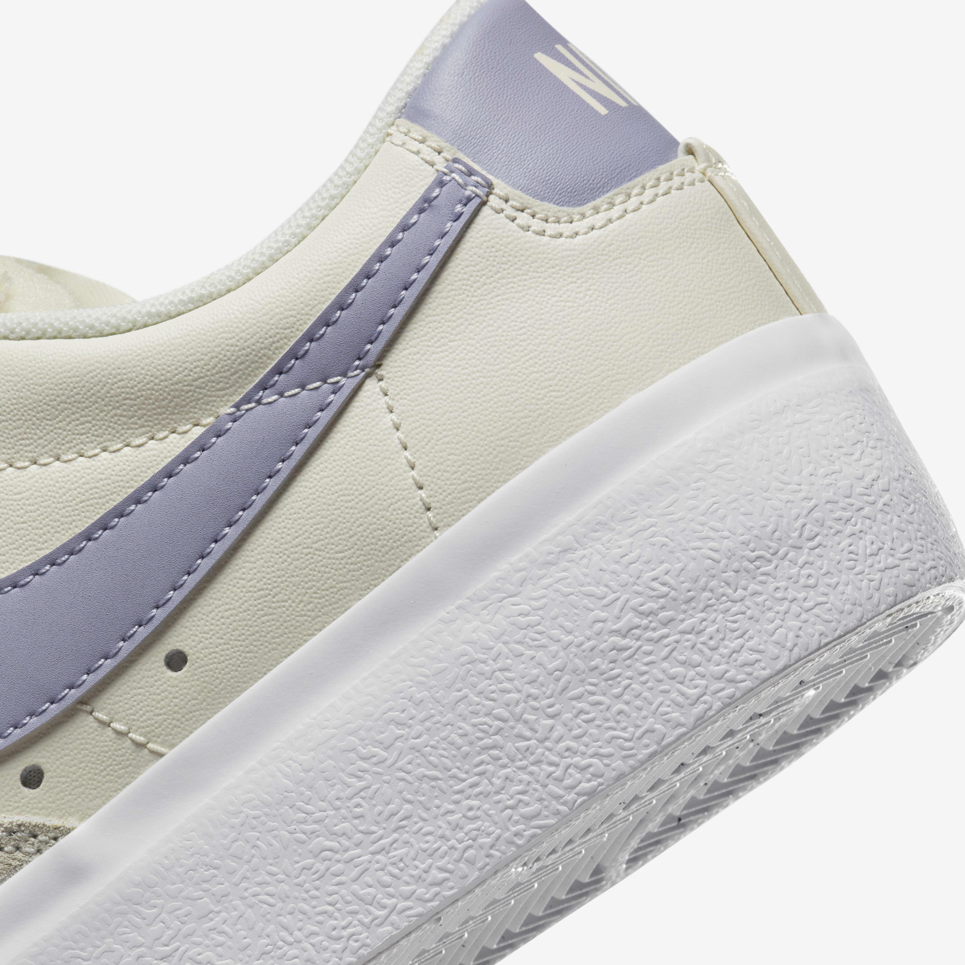 Nike Blazer Low Platform image number 7