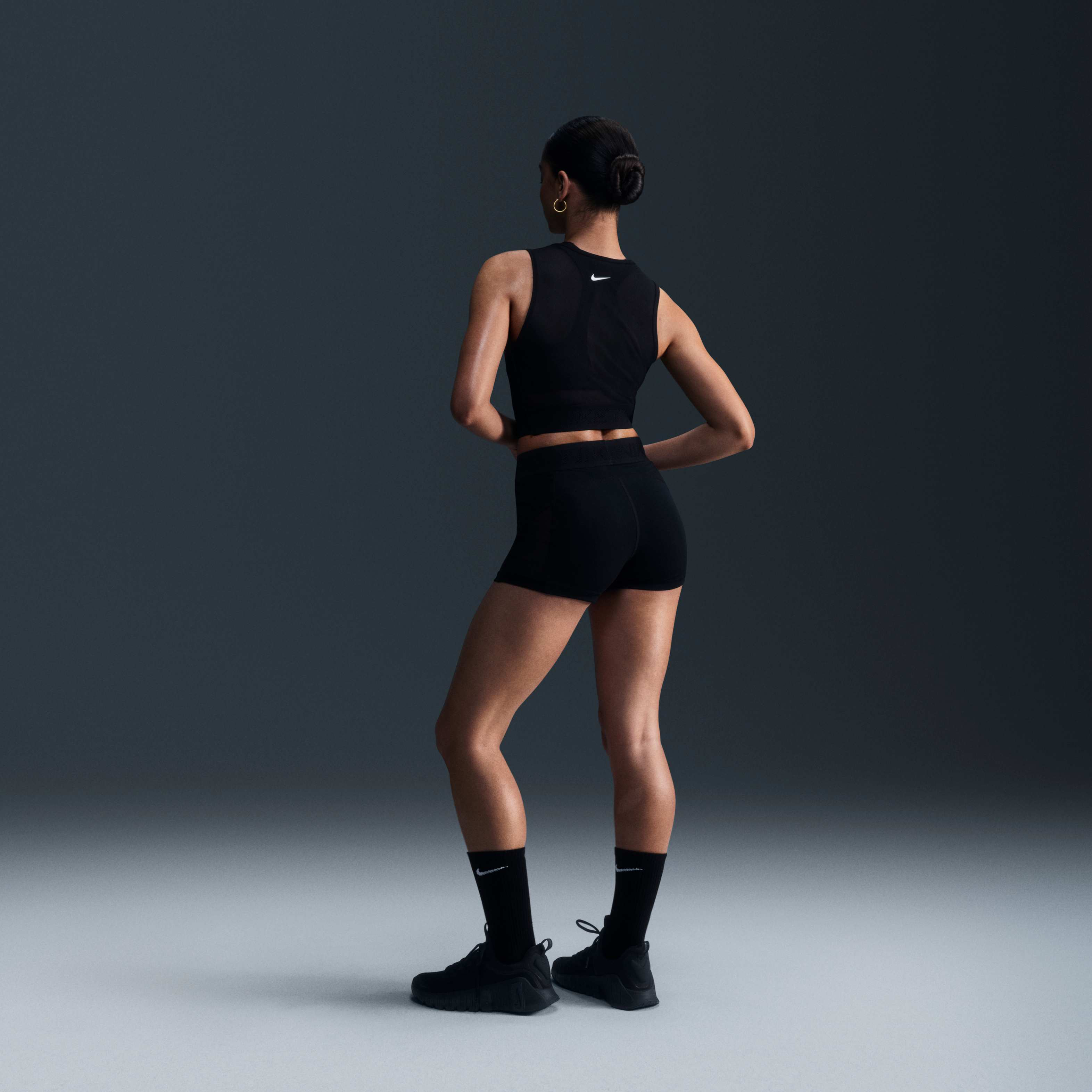 Nike Pro image number 4